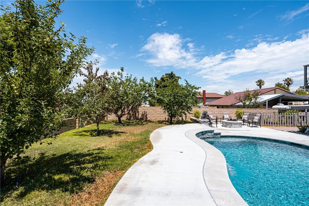 6581 Hemingway Drive