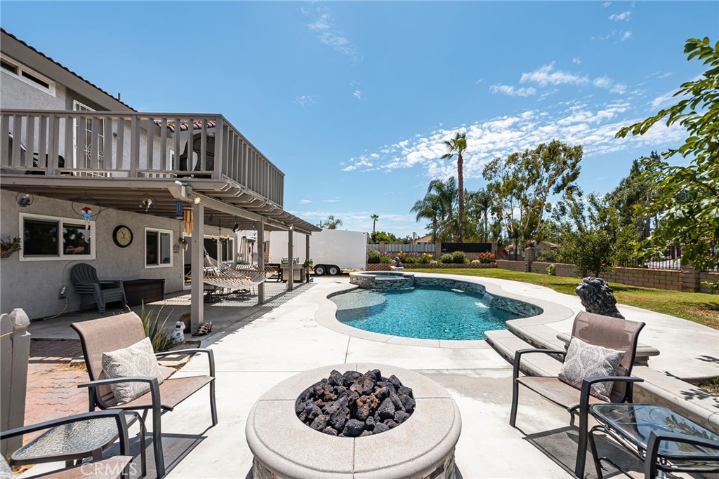 6581 Hemingway Drive