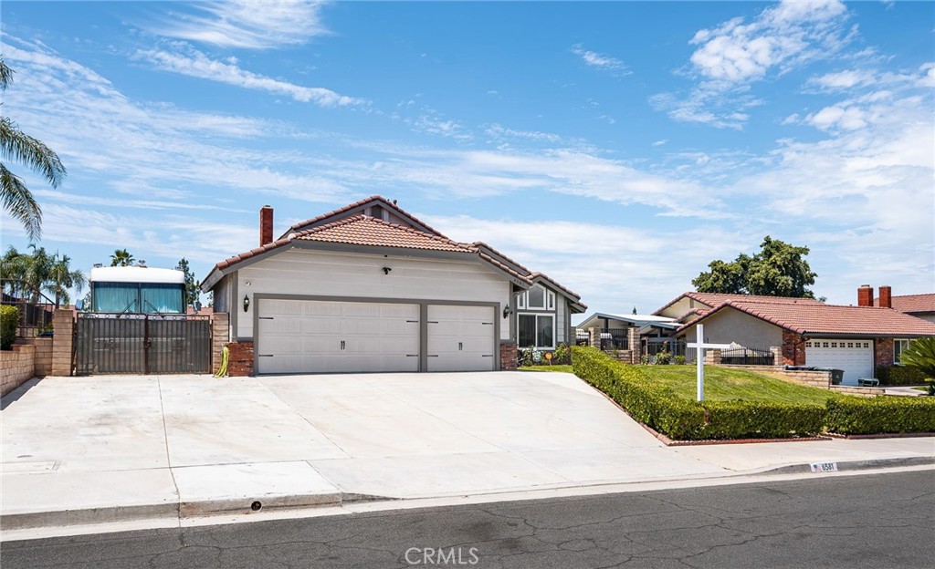 6581 Hemingway Drive