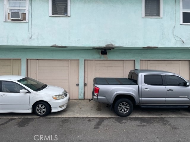 519 W Arbor Vitae Street