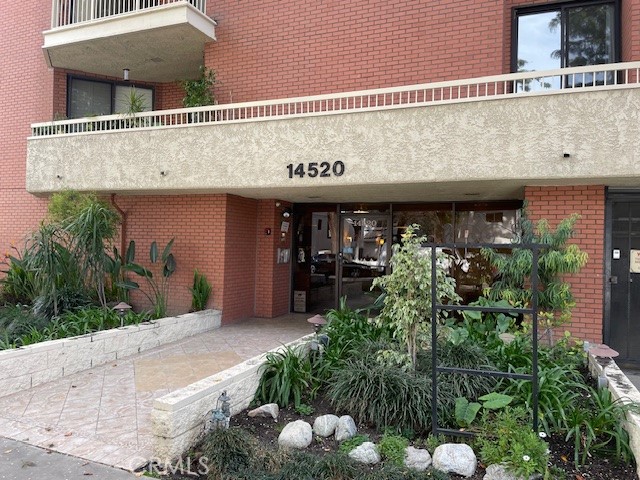 14520 Dickens Street 211
