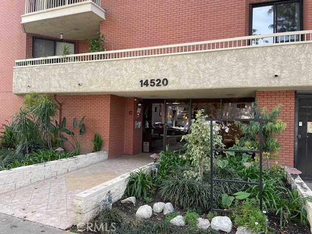 14520 Dickens Street 211