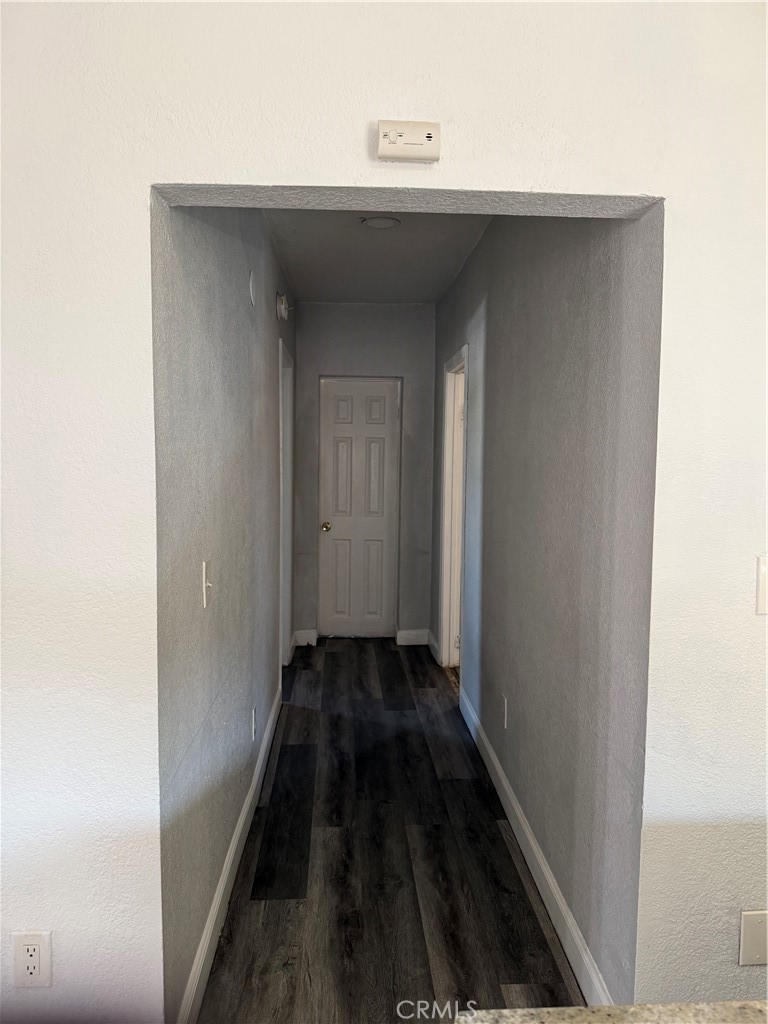 242 E M