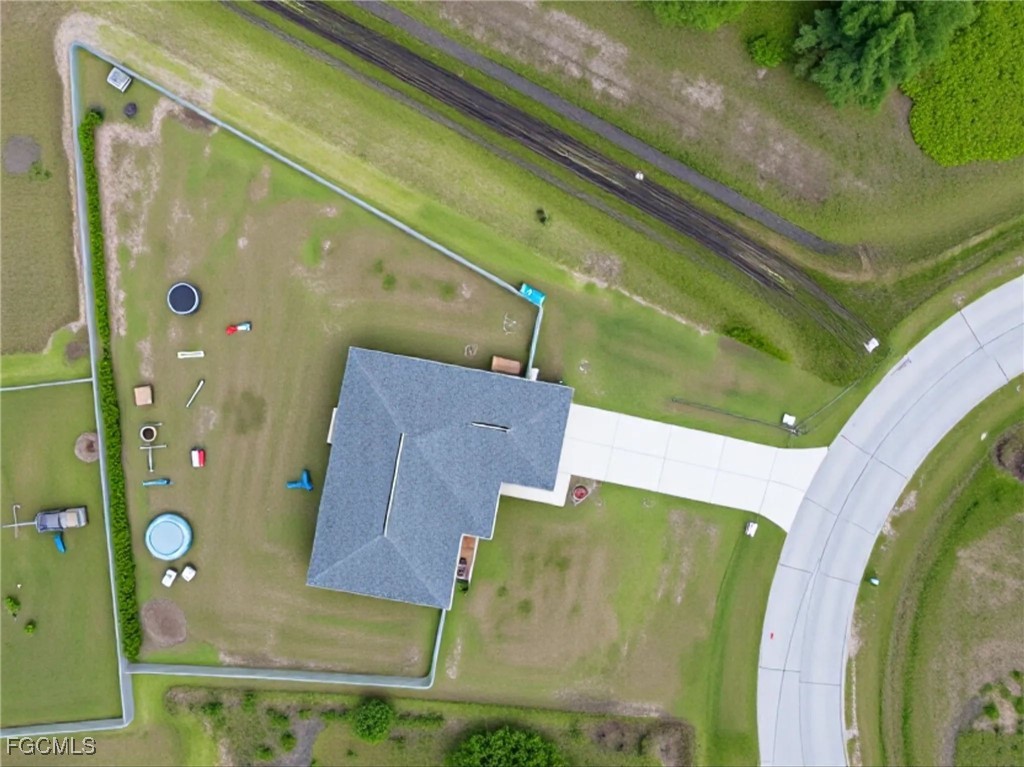9048 Lamkin CIR