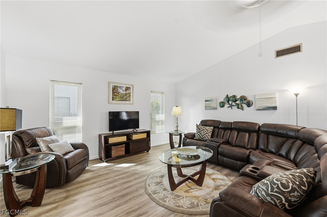 312 NW 13th ST