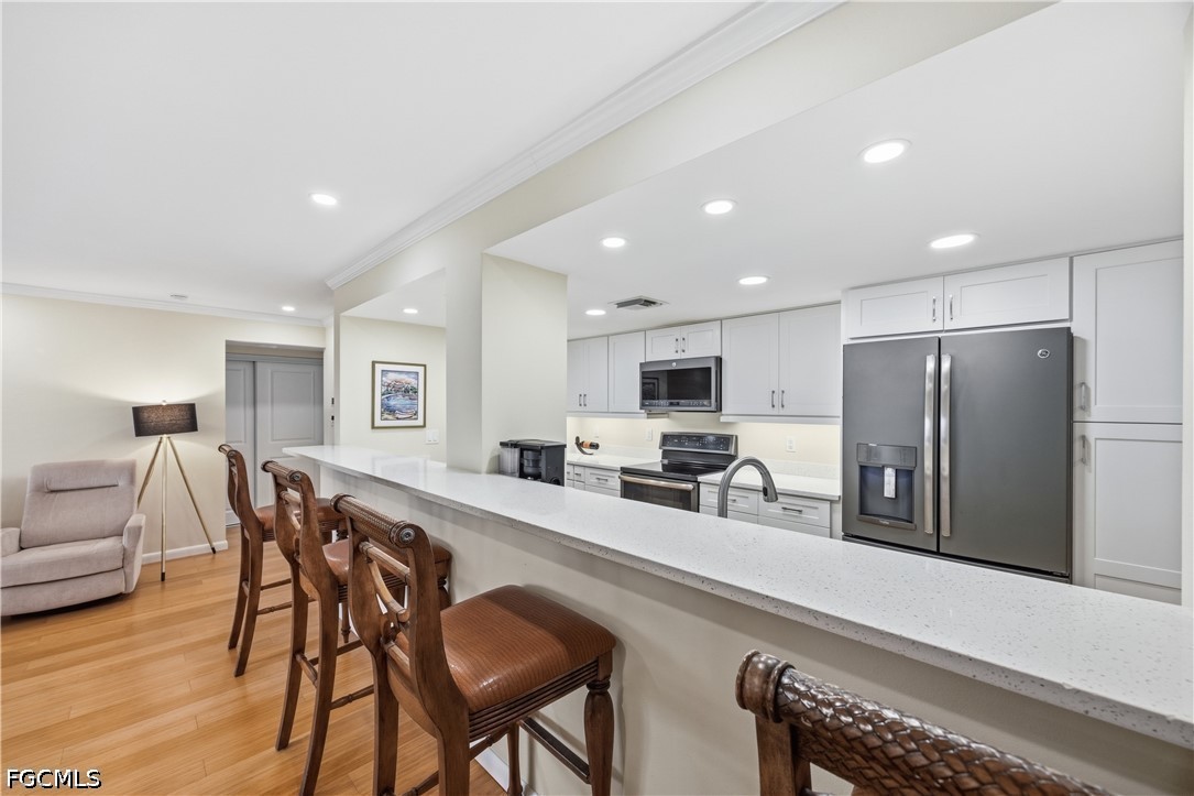 1900 Clifford ST 301