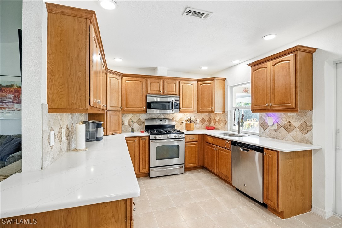 422 SW 44th TER