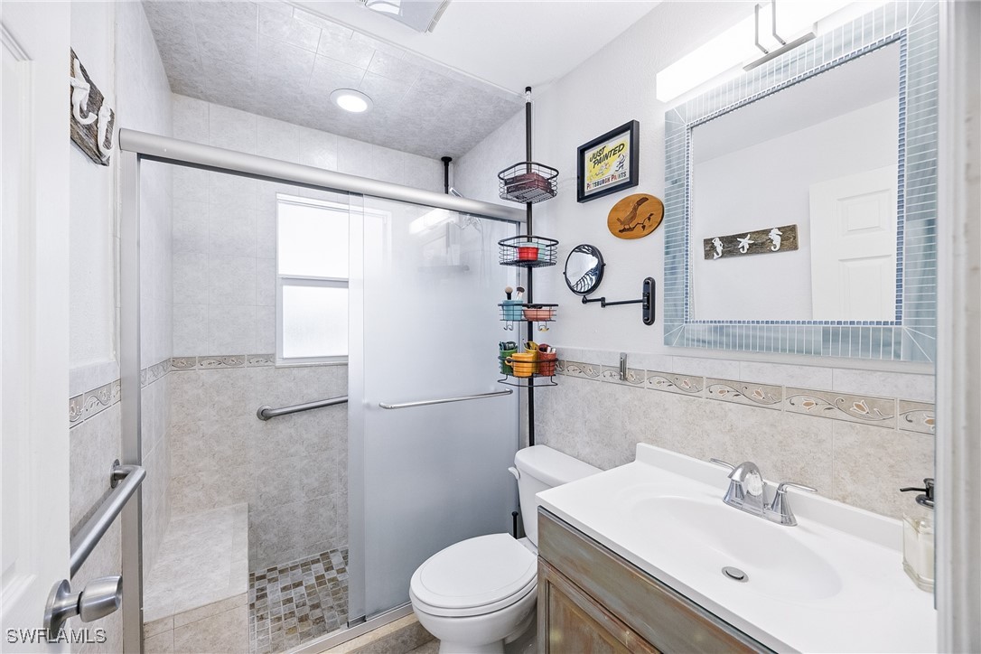 422 SW 44th TER