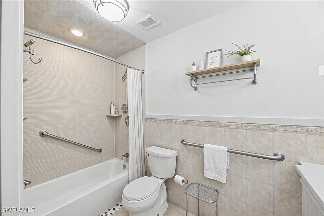 422 SW 44th TER