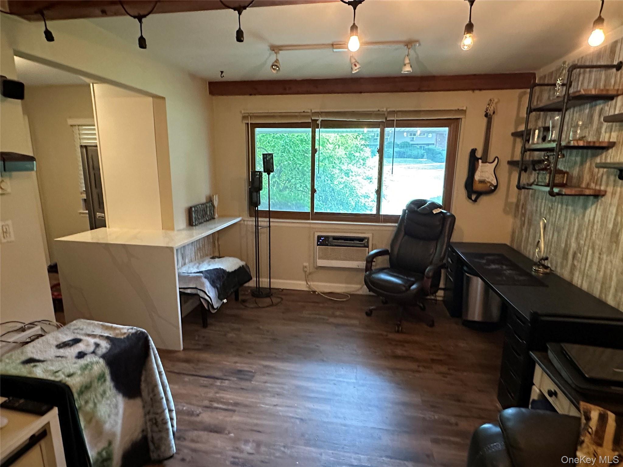 1613 Old Country Road