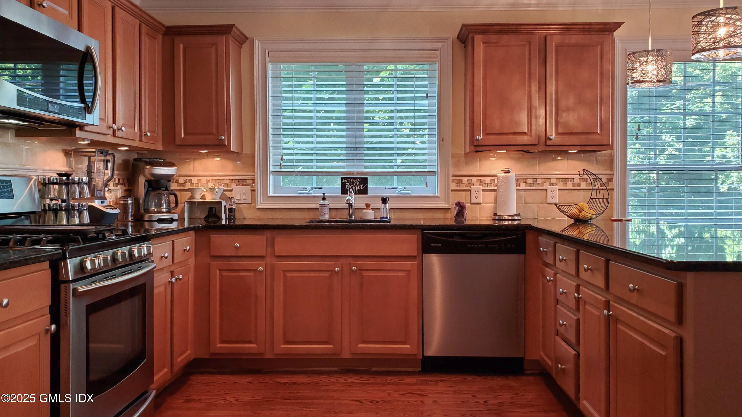 32 Cliff Avenue APT 1