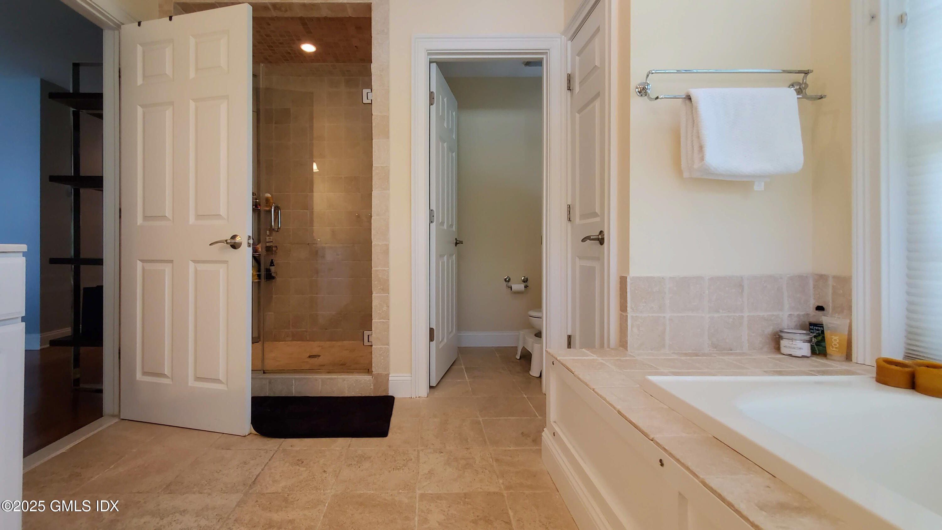 32 Cliff Avenue APT 1