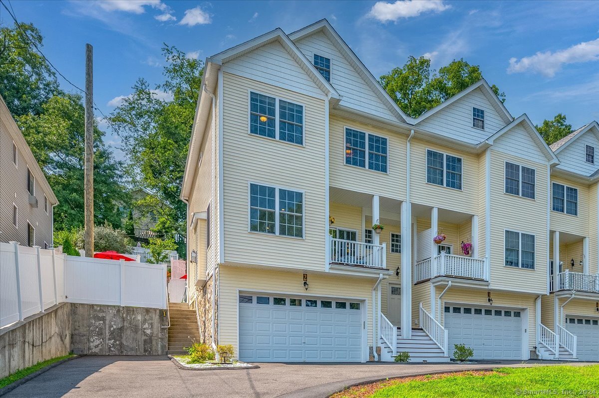 82 Columbus Place 2
