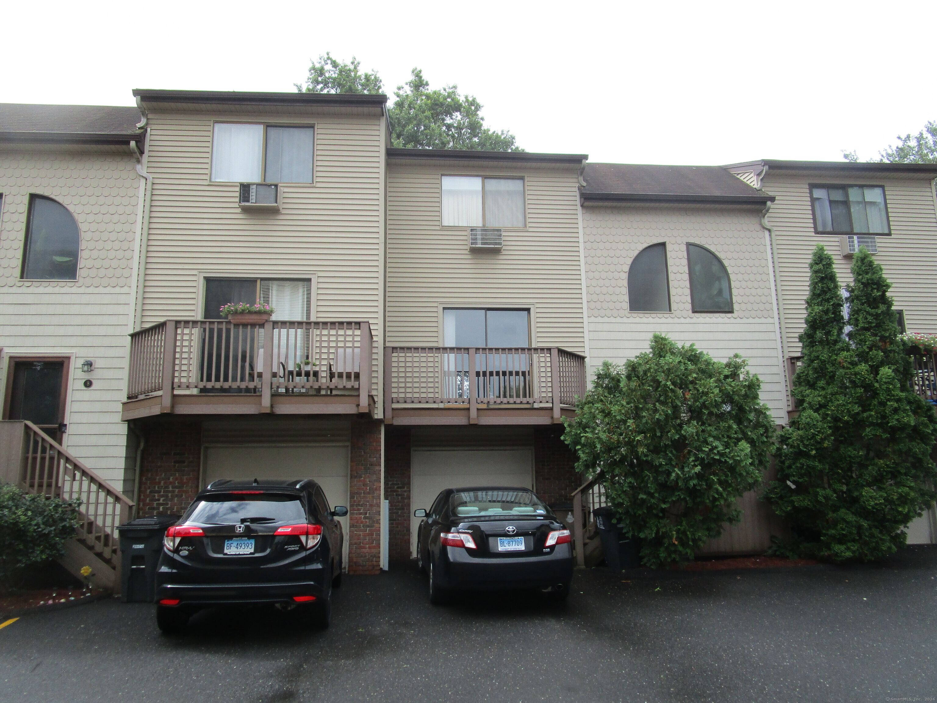 60 Lawn Avenue 09