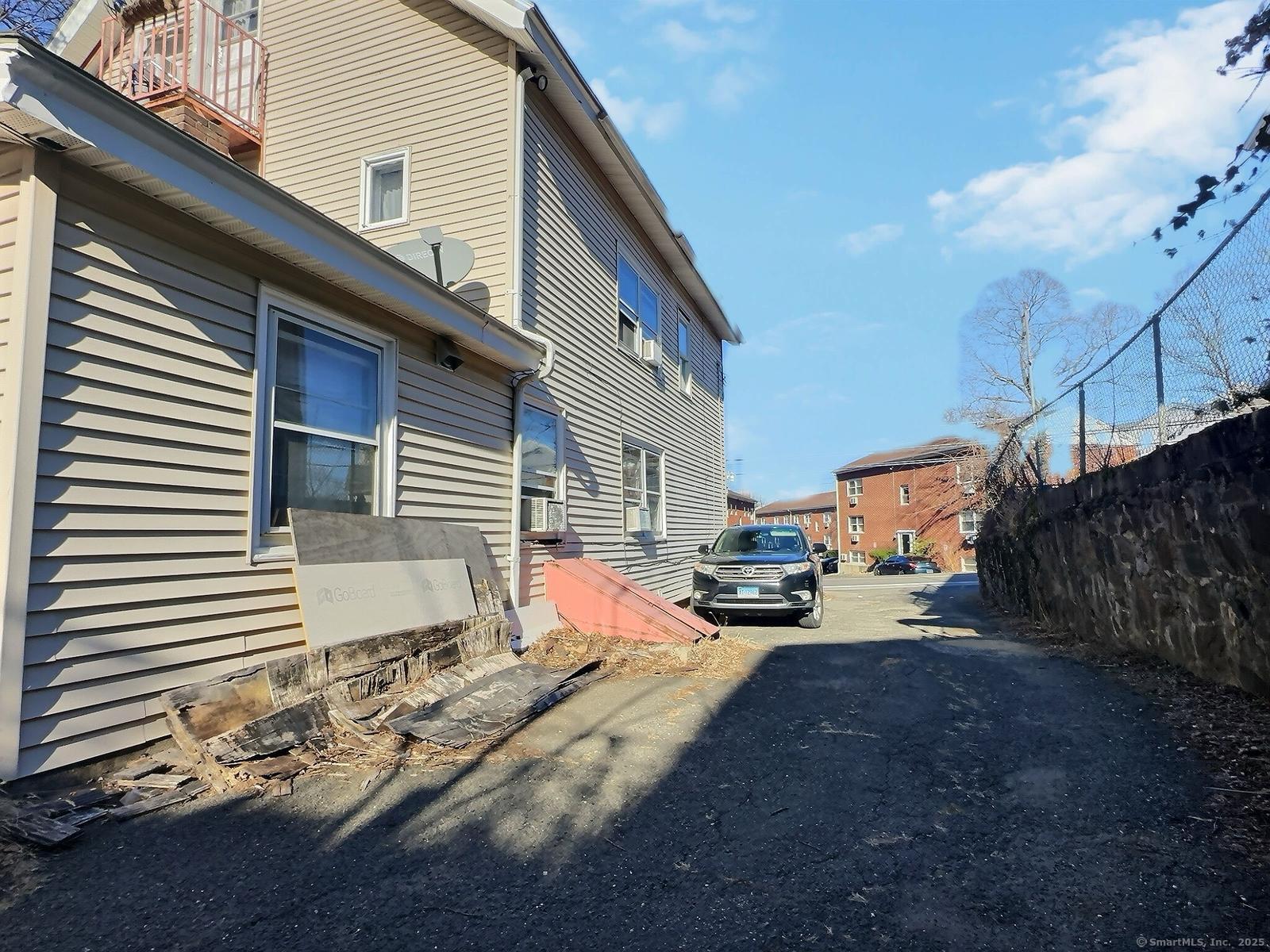 1 North Taylor Avenue