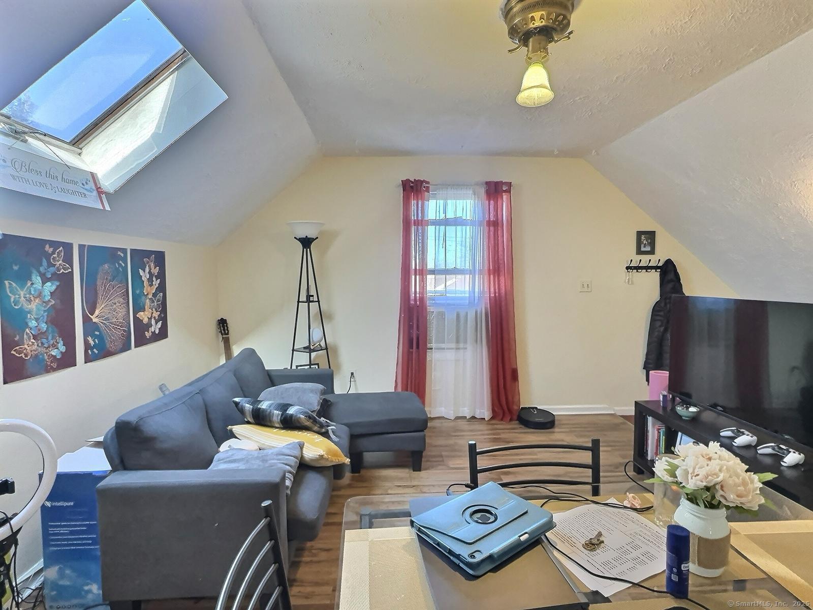 1 North Taylor Avenue