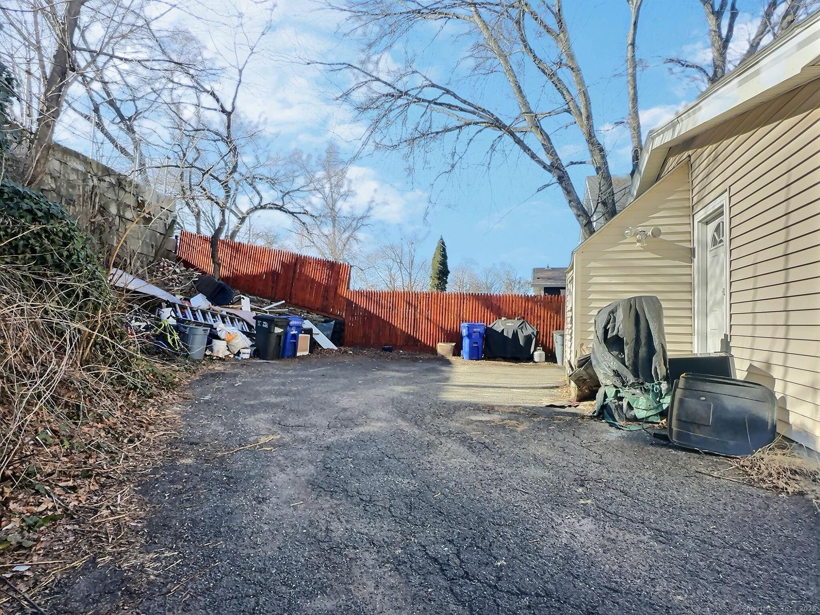 1 North Taylor Avenue