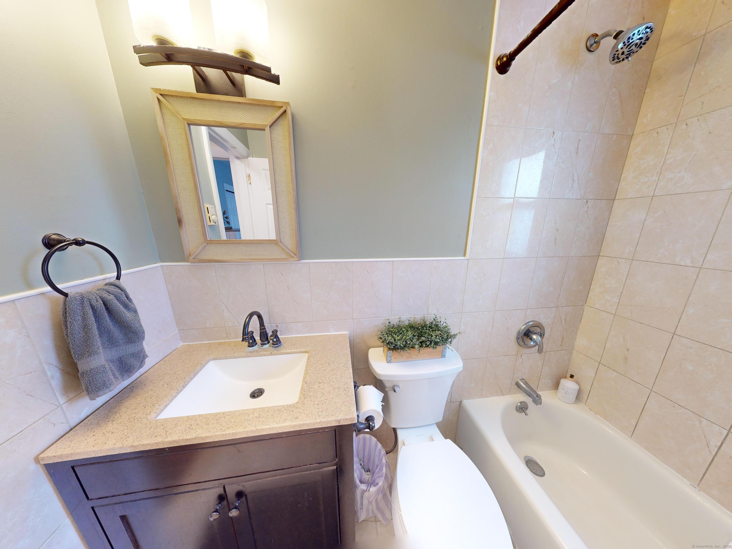 17 Fordyce Court APT 13