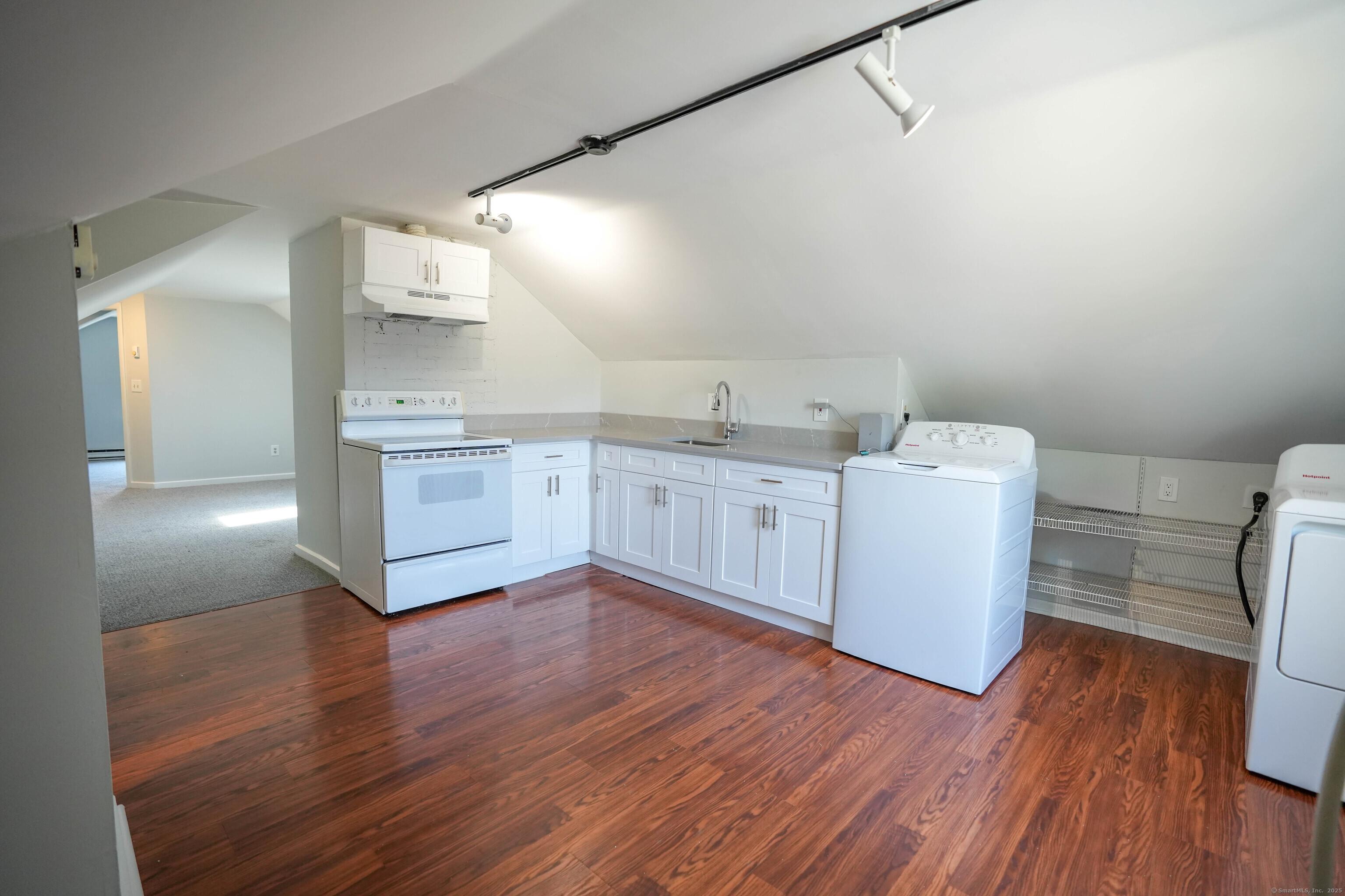 14 Mayflower Avenue 3