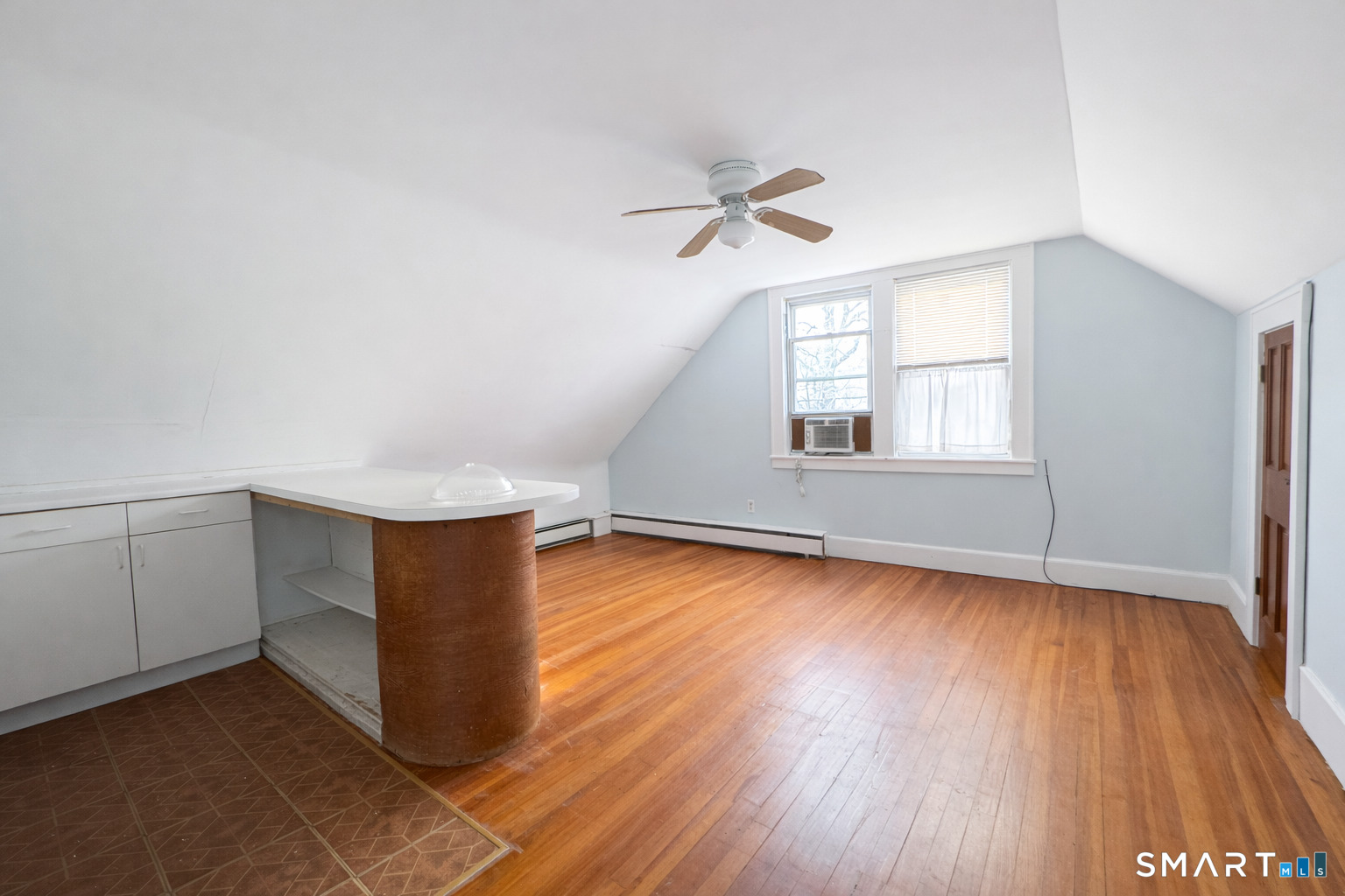 98 Scofield Avenue