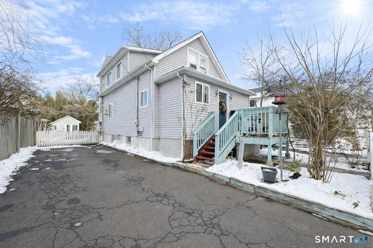 98 Scofield Avenue