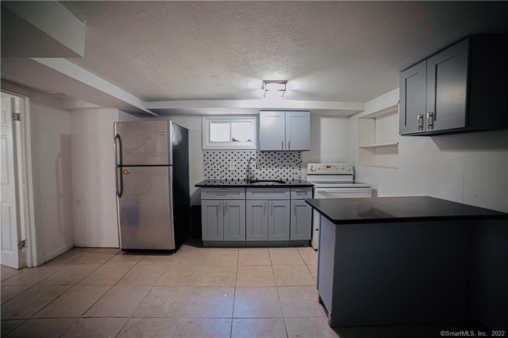 75 Van Buskirk Avenue 75