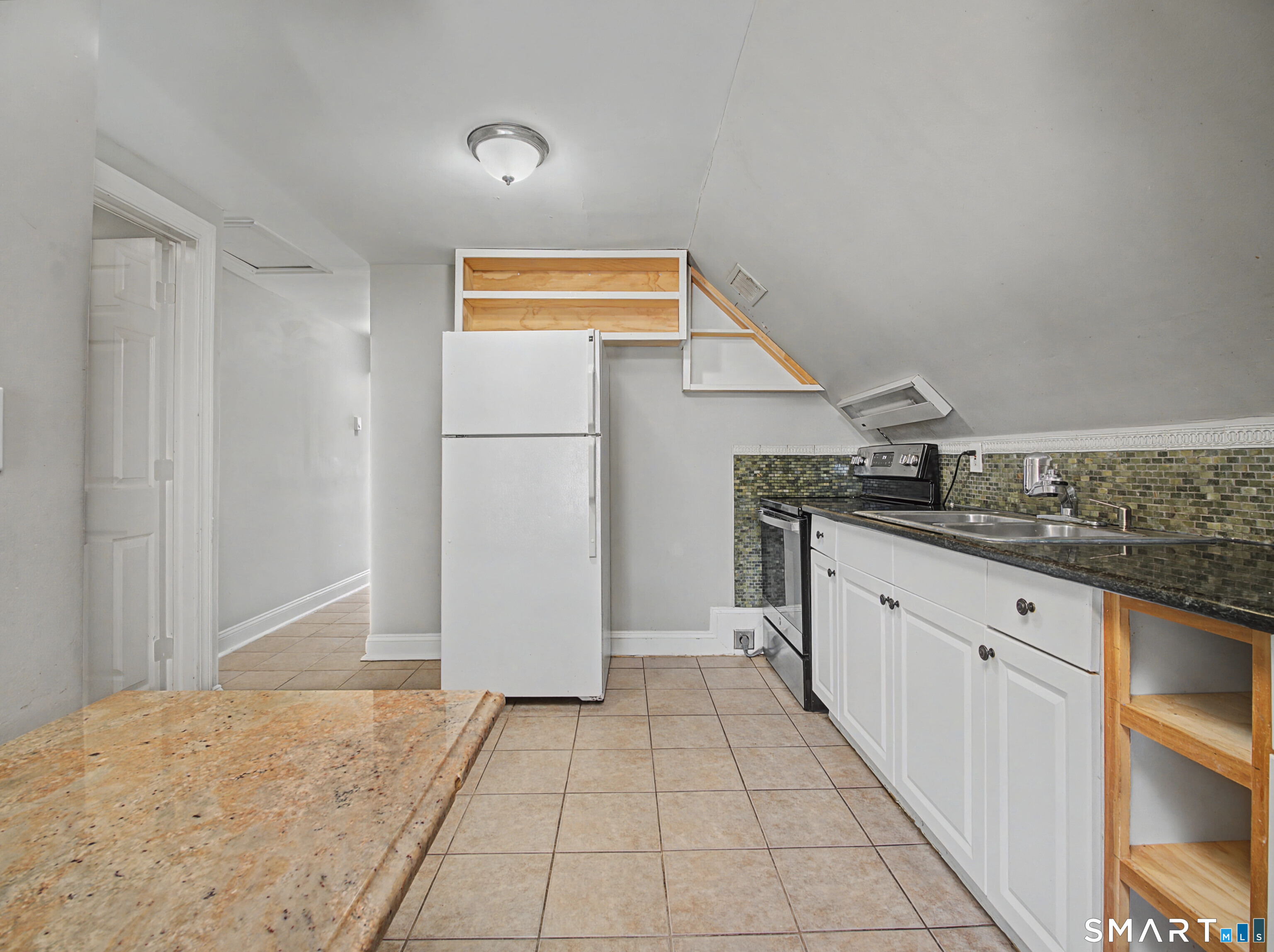 1440 Wood Avenue 3rd Floor