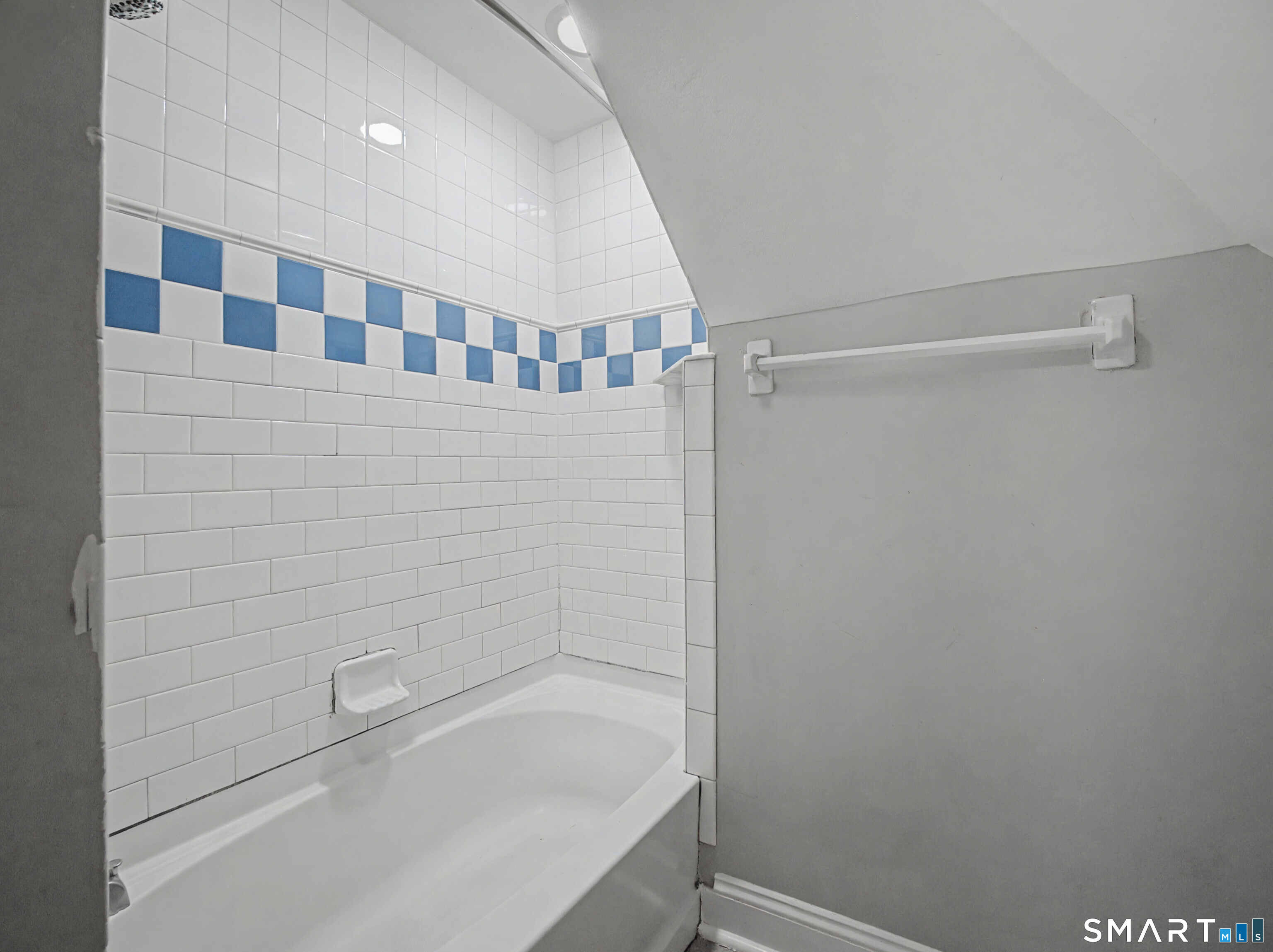 1440 Wood Avenue 3rd Floor