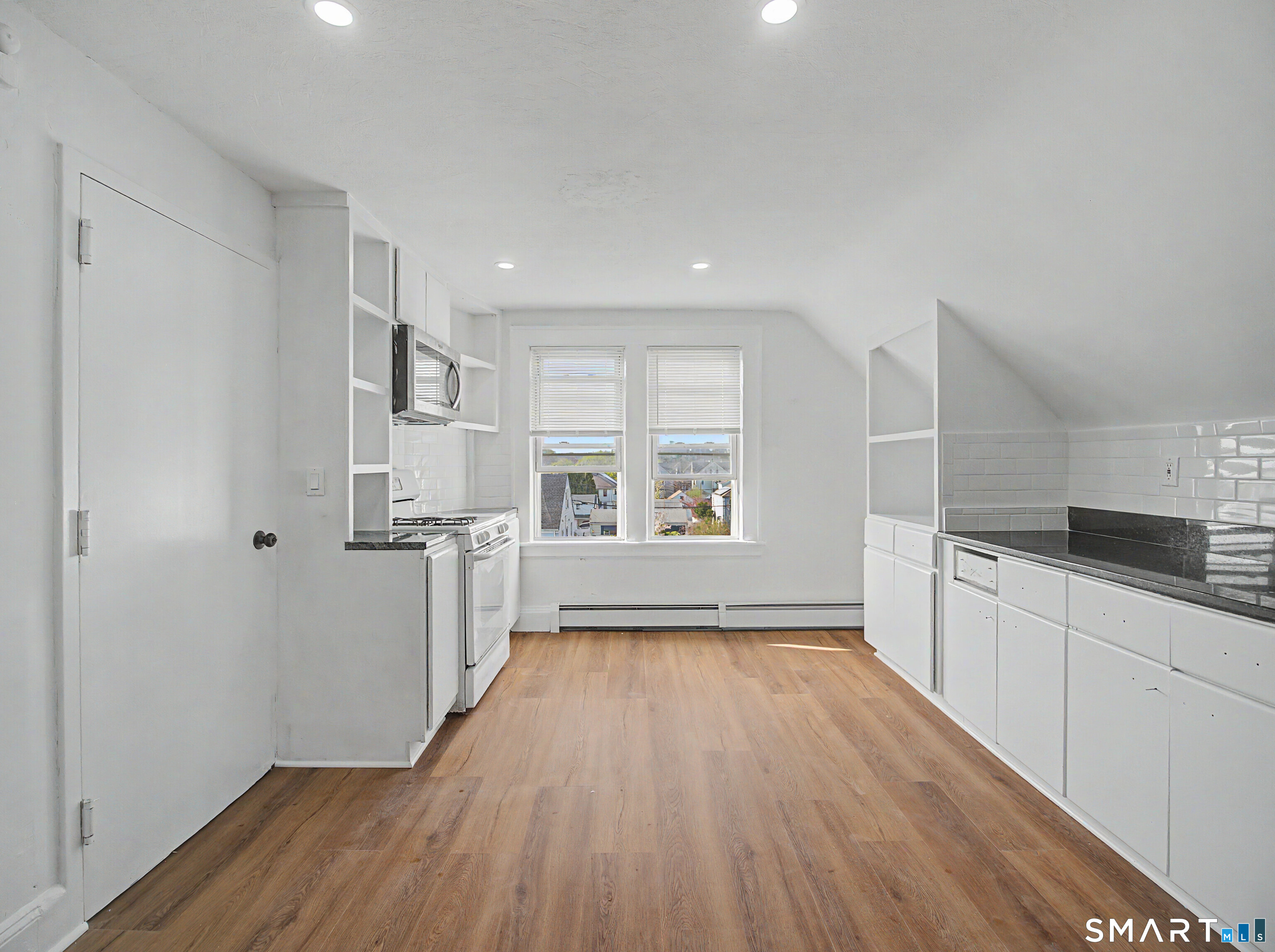 1872 North Avenue 3rd Floor