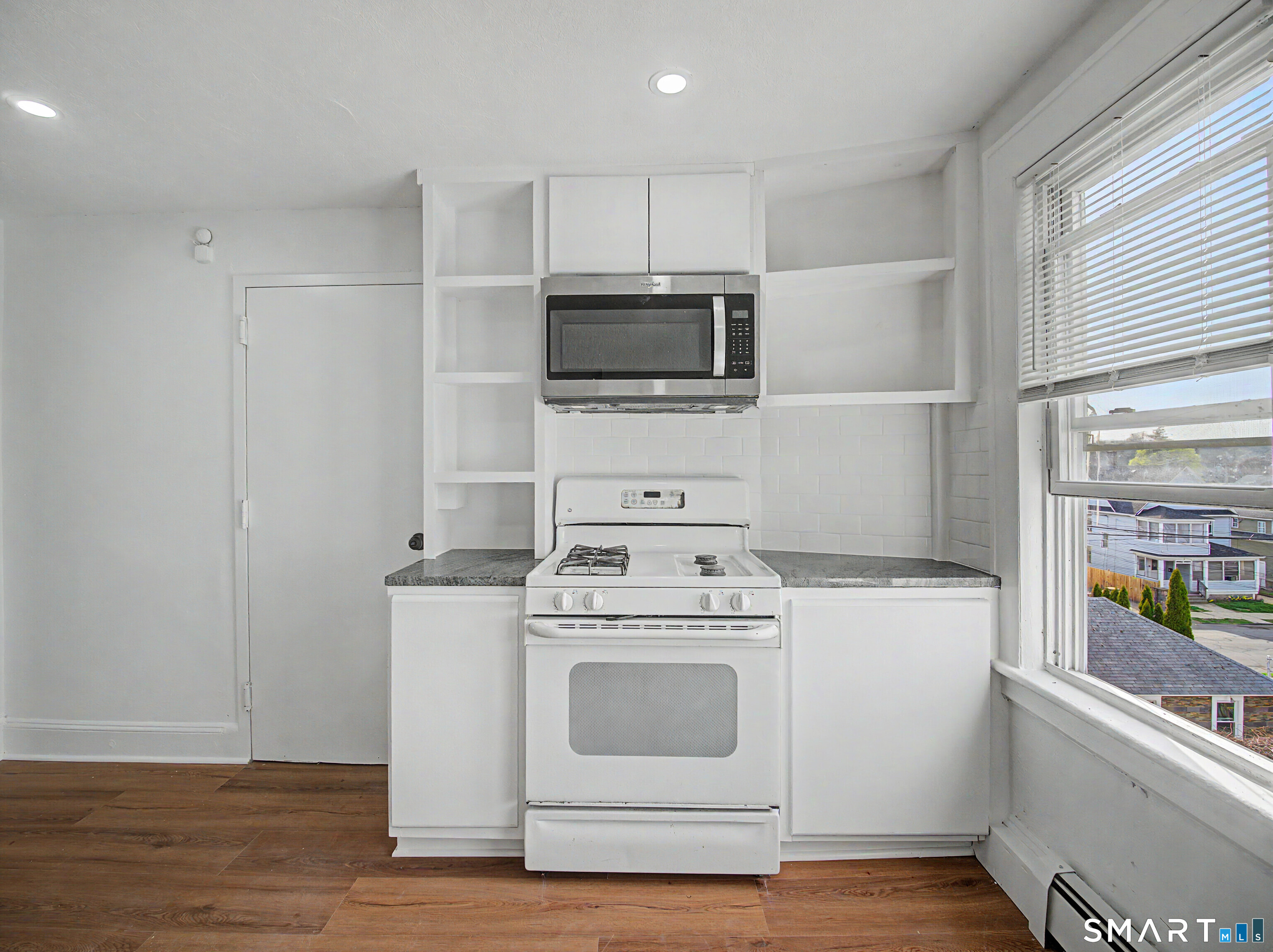 1872 North Avenue 3rd Floor