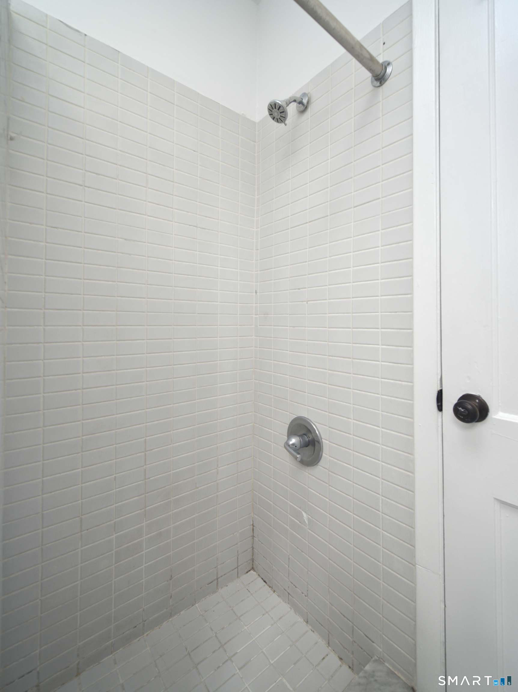 1440 Wood Avenue 2nd Floor