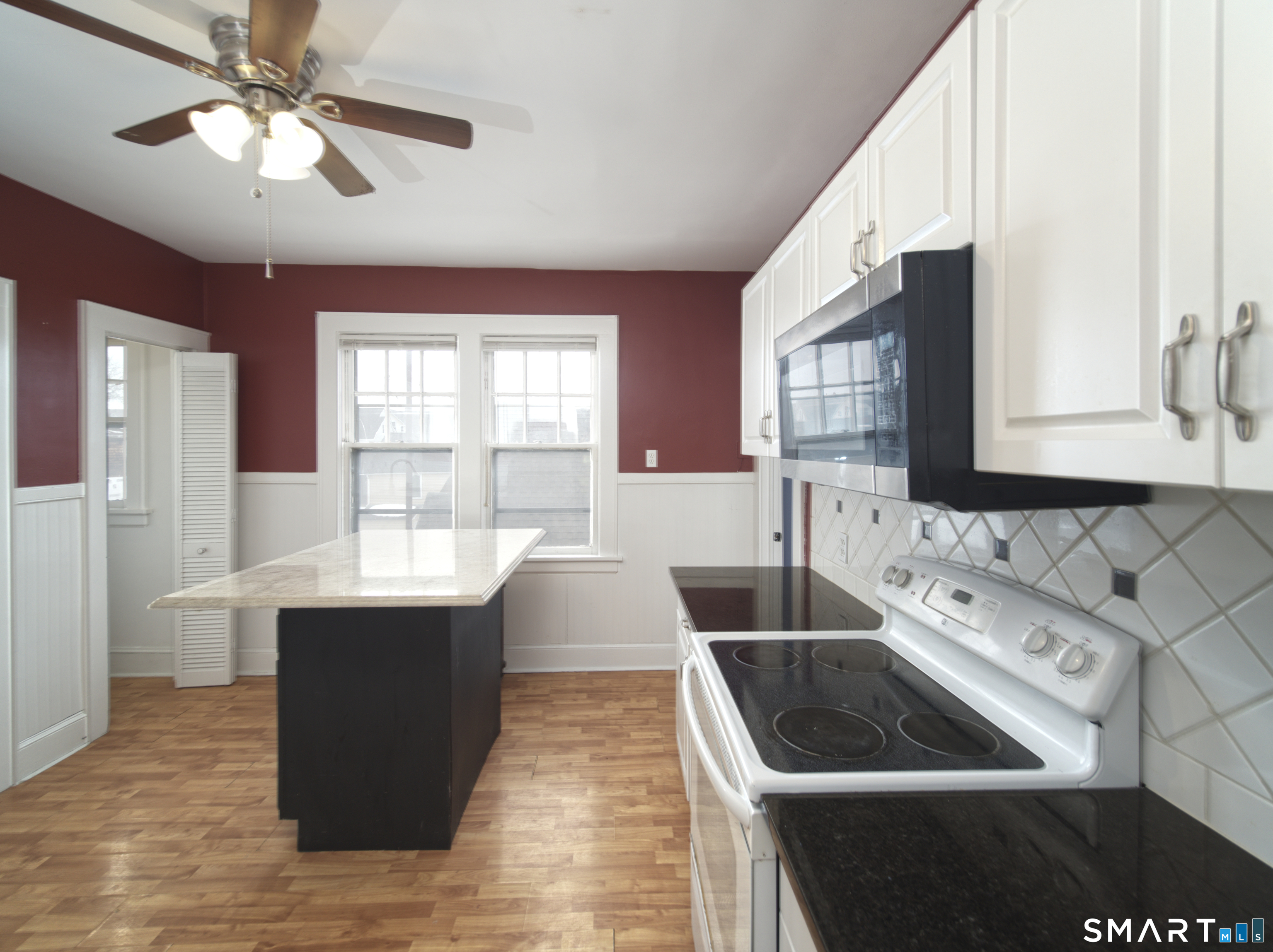 1440 Wood Avenue 2nd Floor