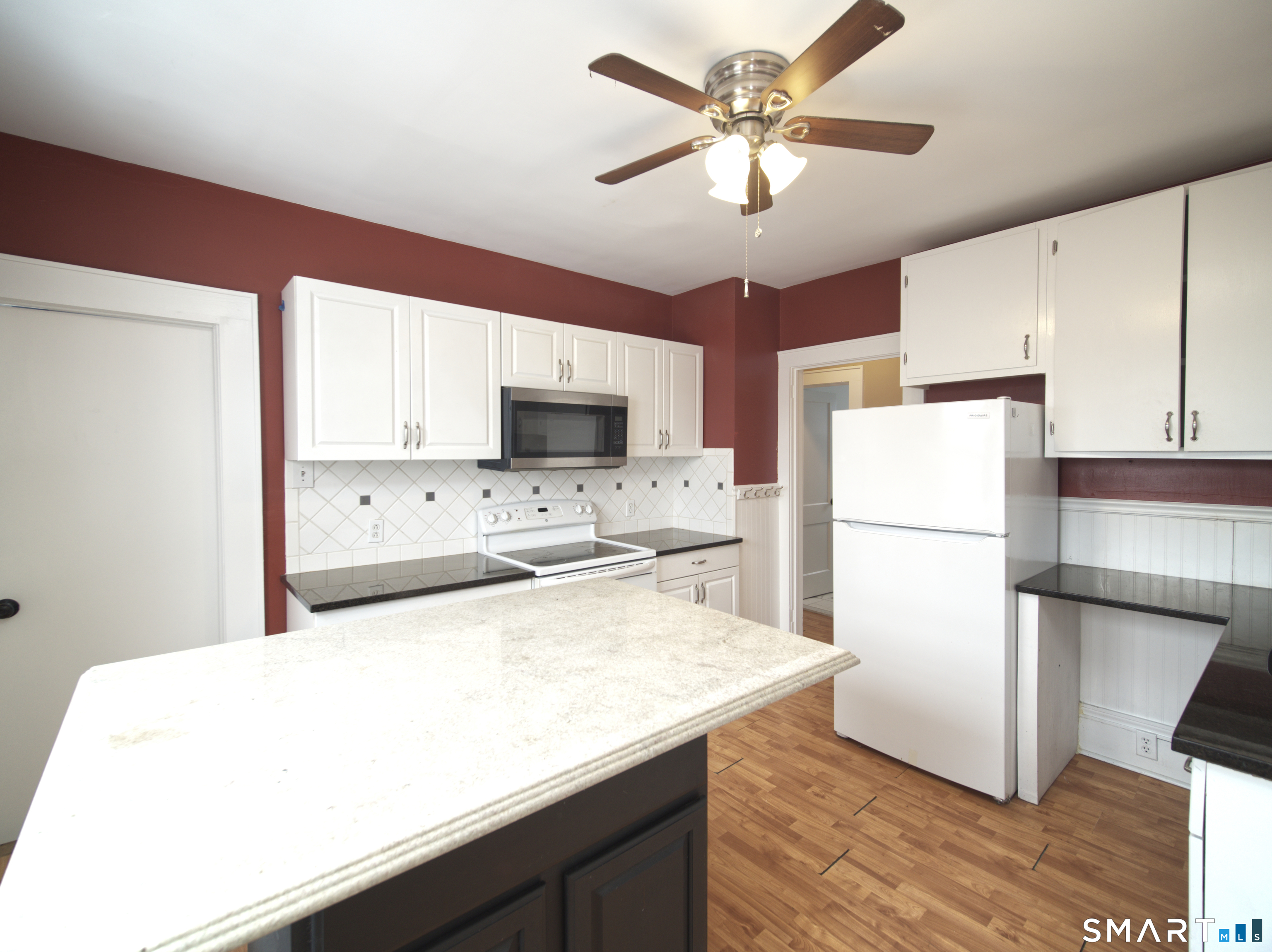 1440 Wood Avenue 2nd Floor