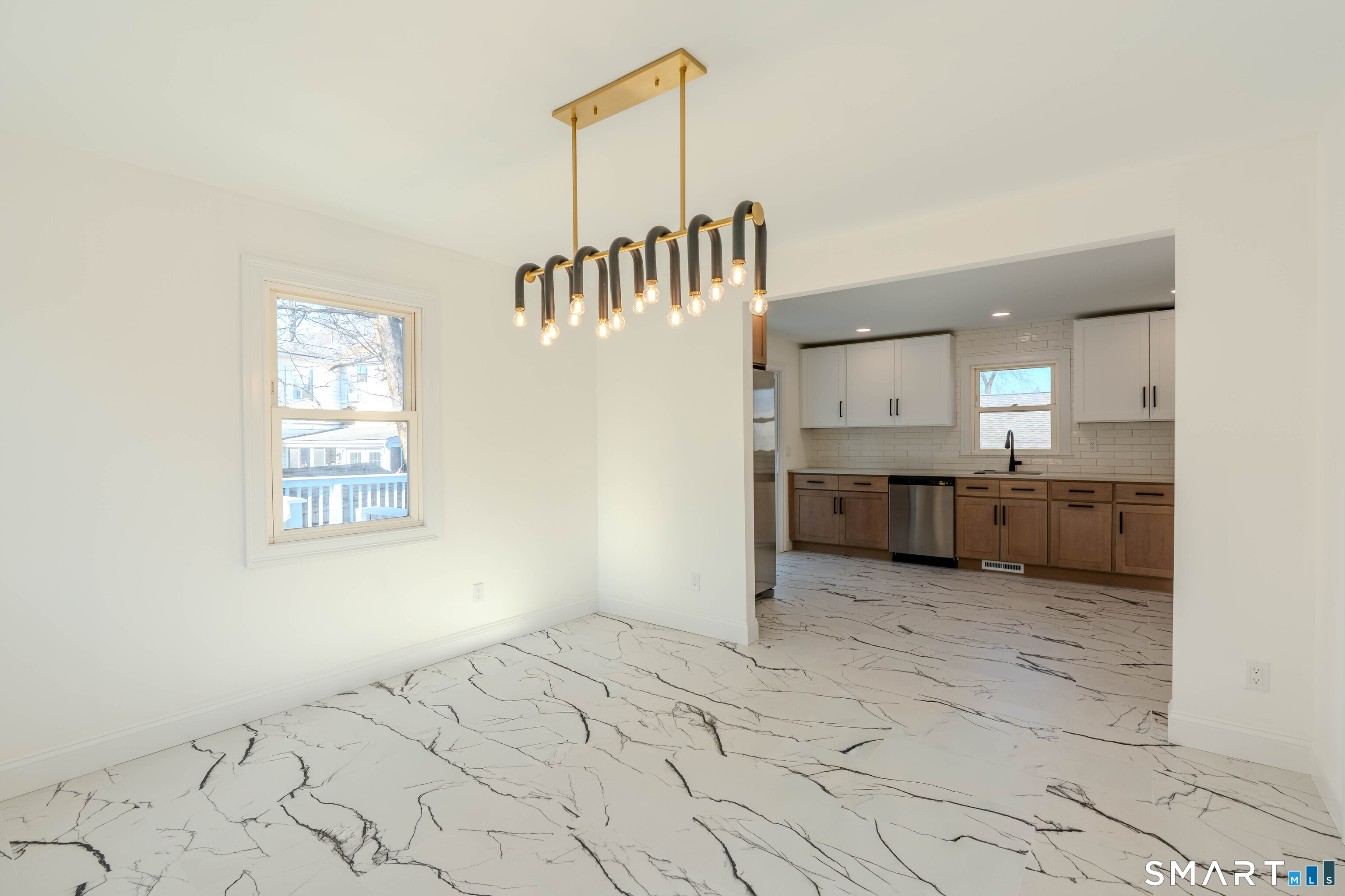 4 Robins Square East