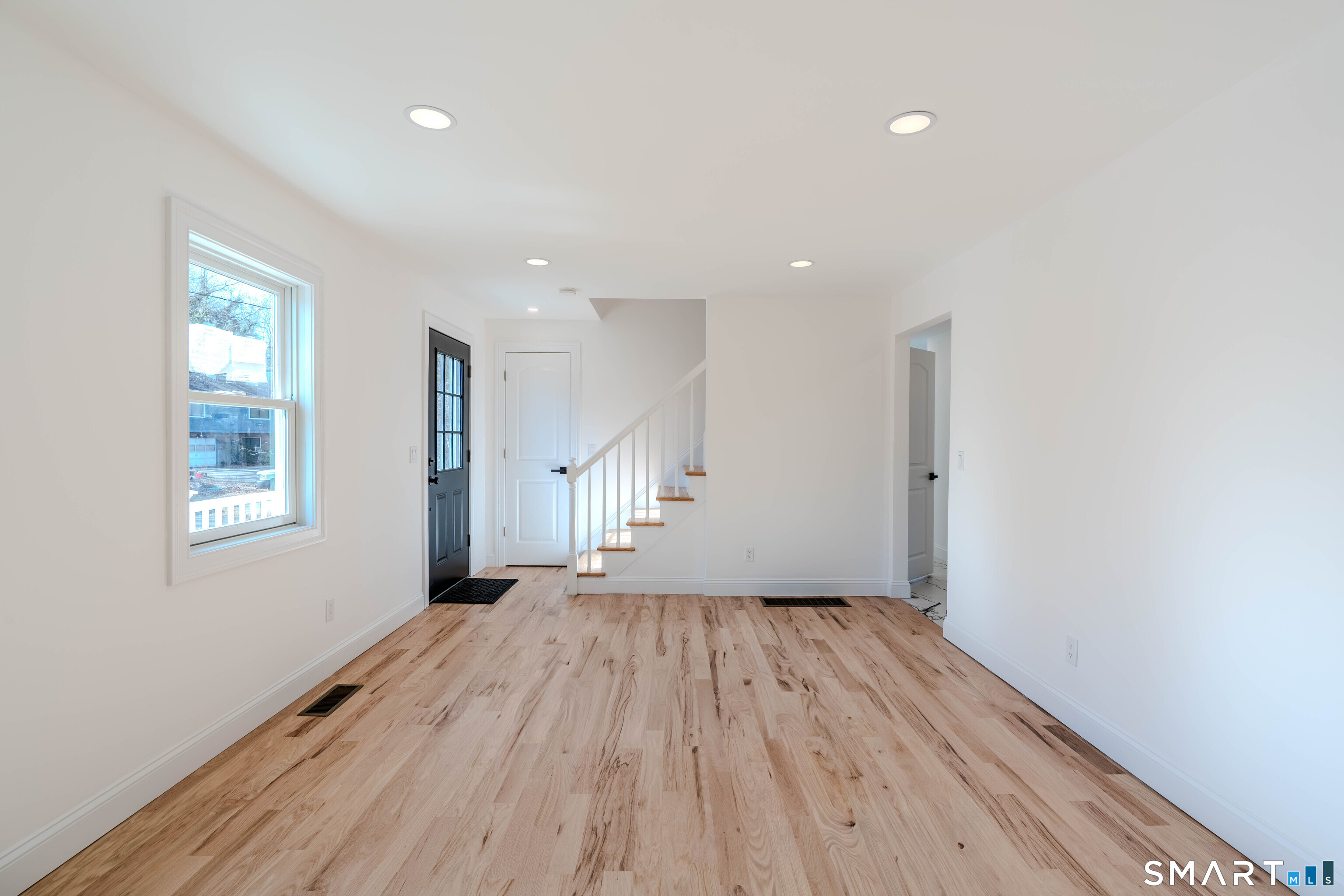 4 Robins Square East