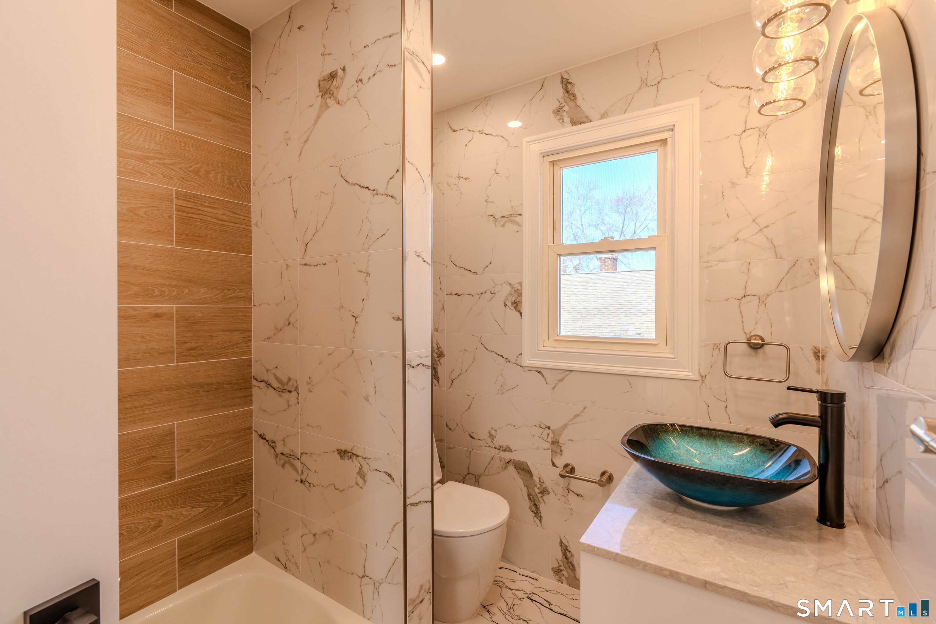 4 Robins Square East