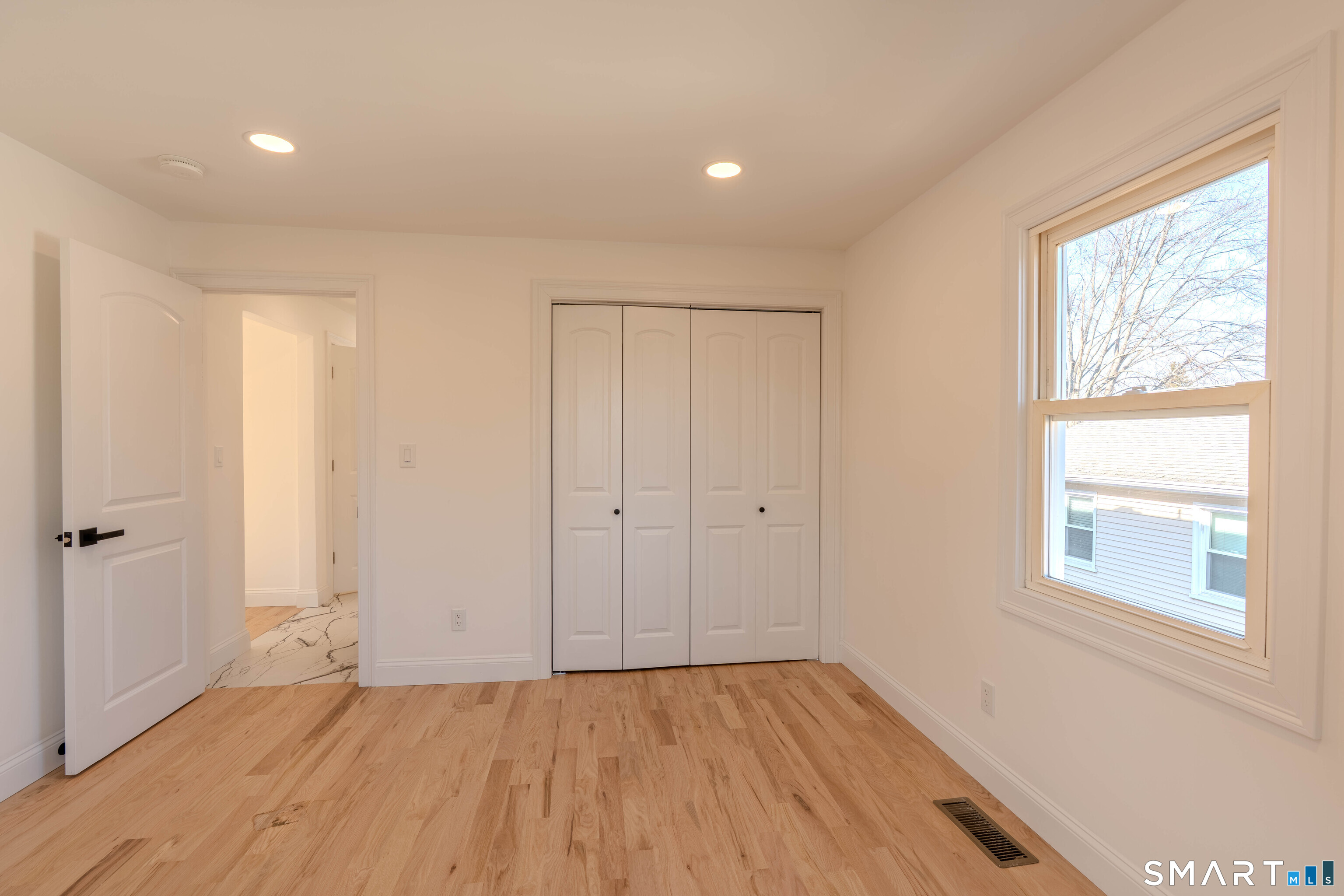 4 Robins Square East