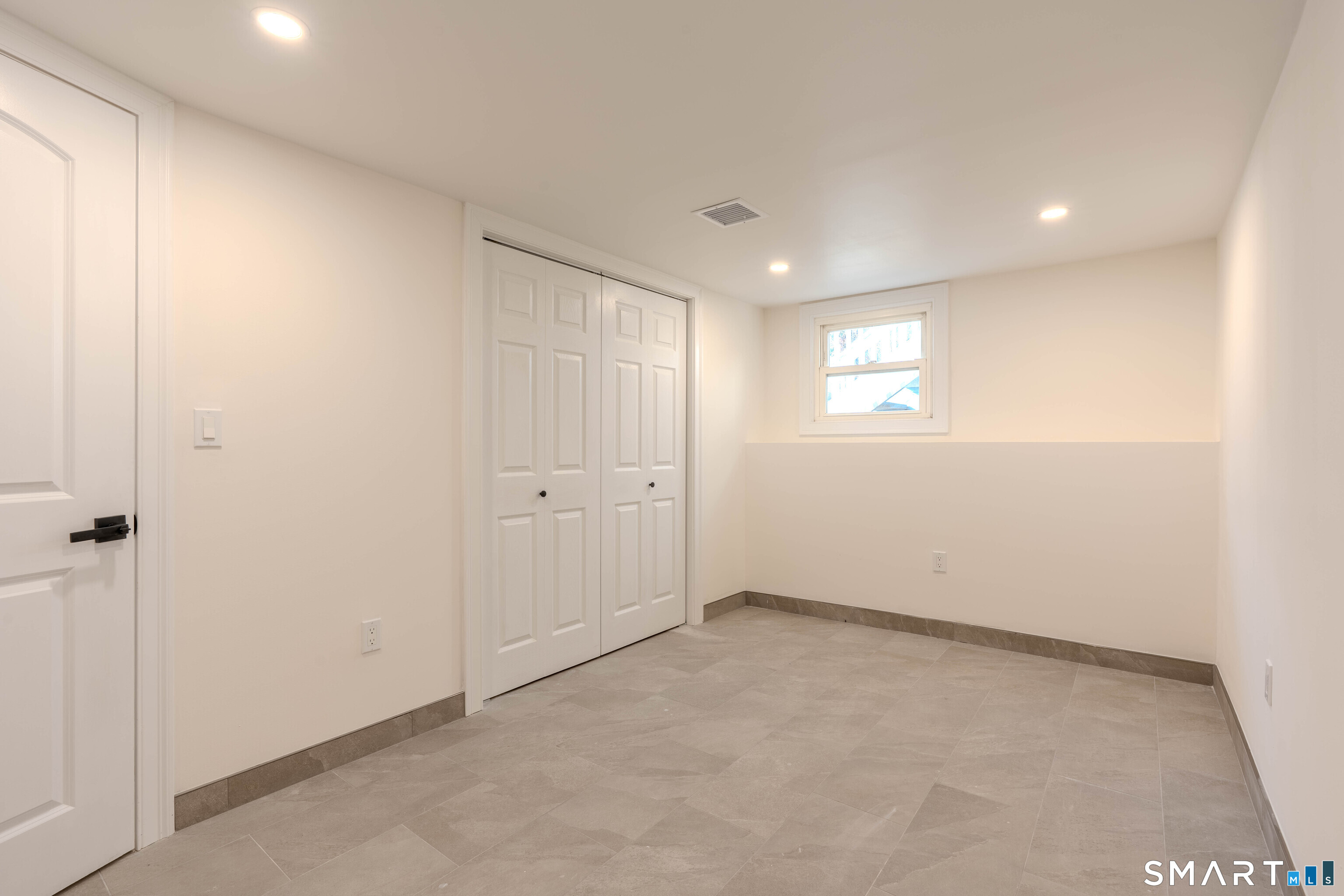 4 Robins Square East