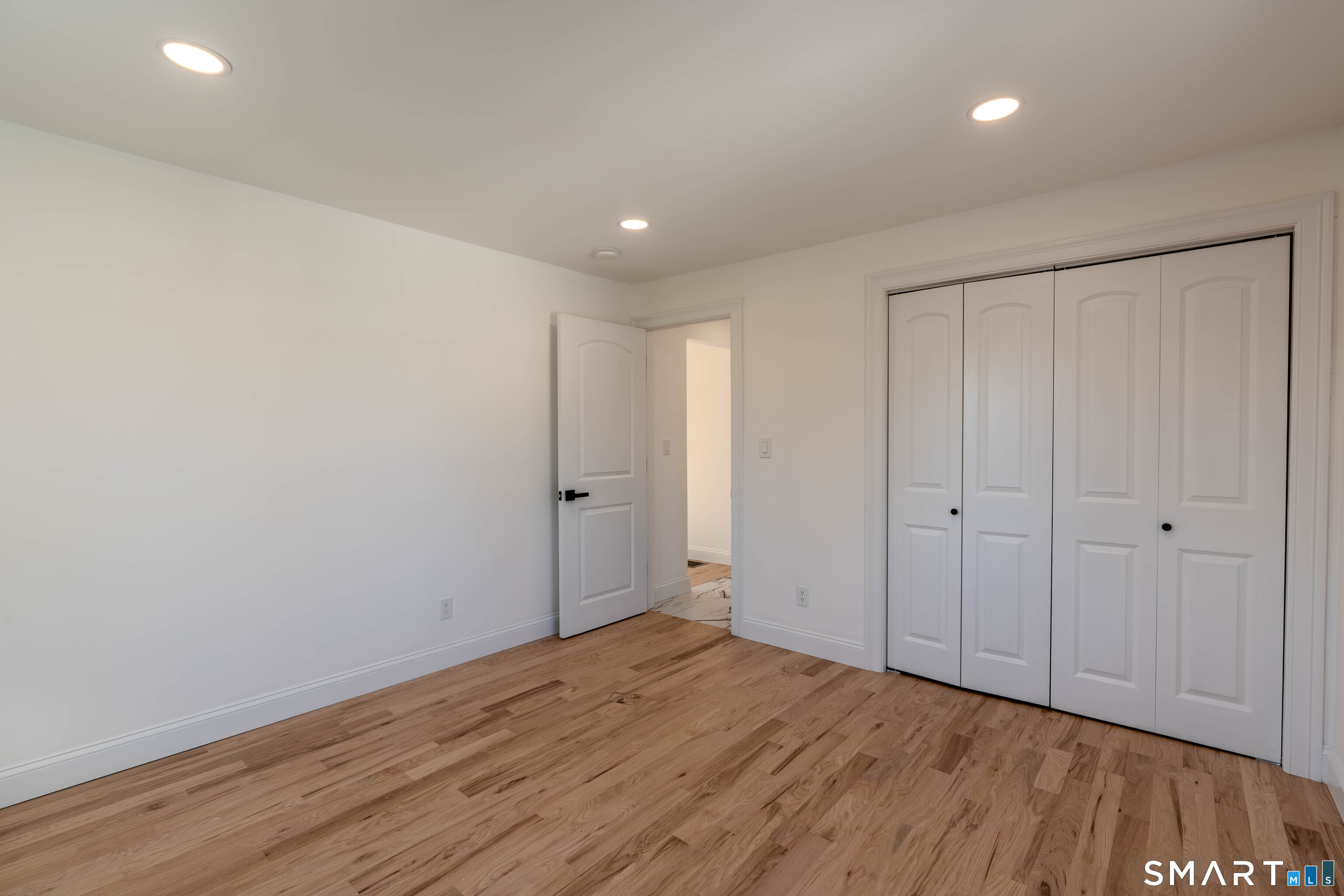 4 Robins Square East