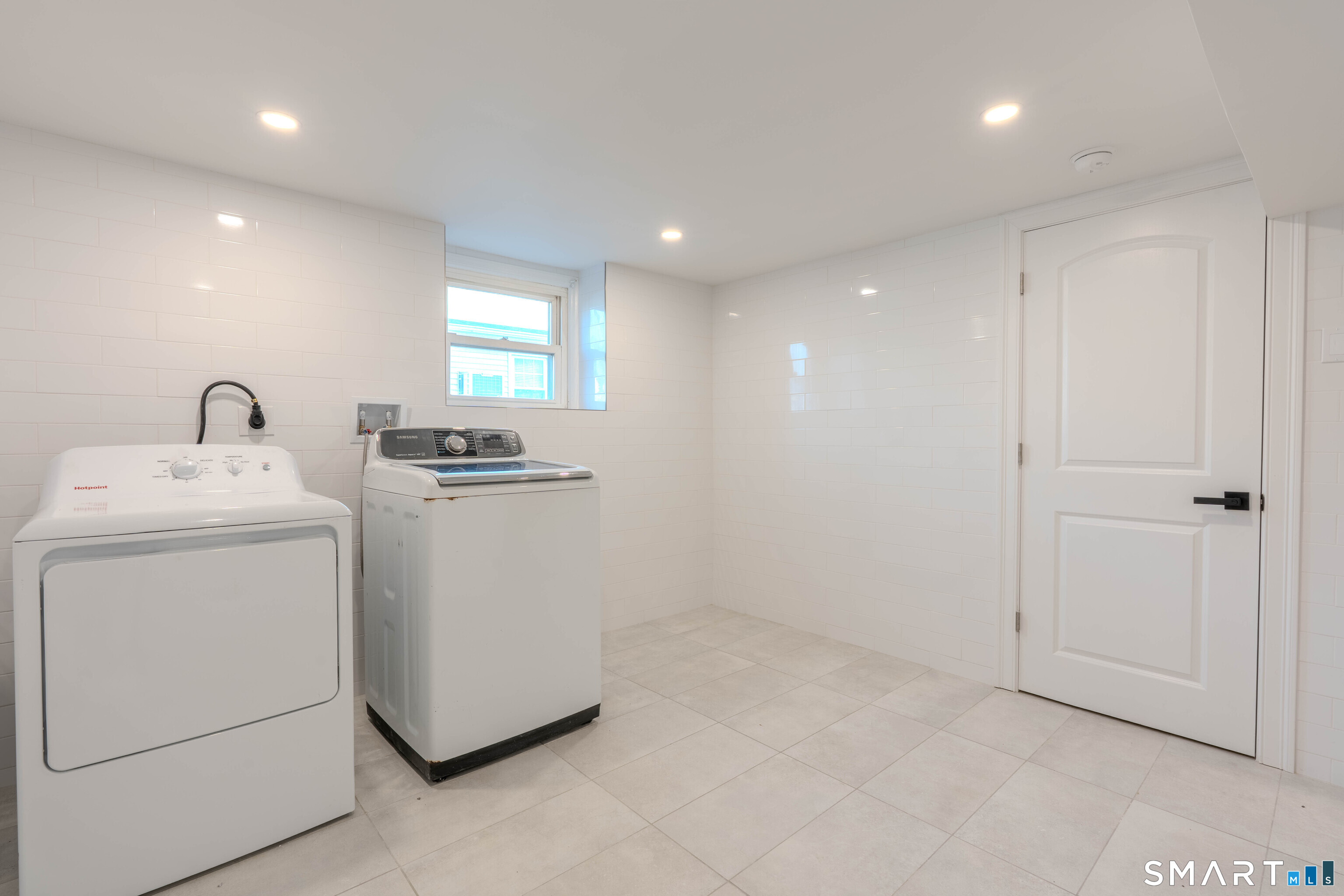 4 Robins Square East