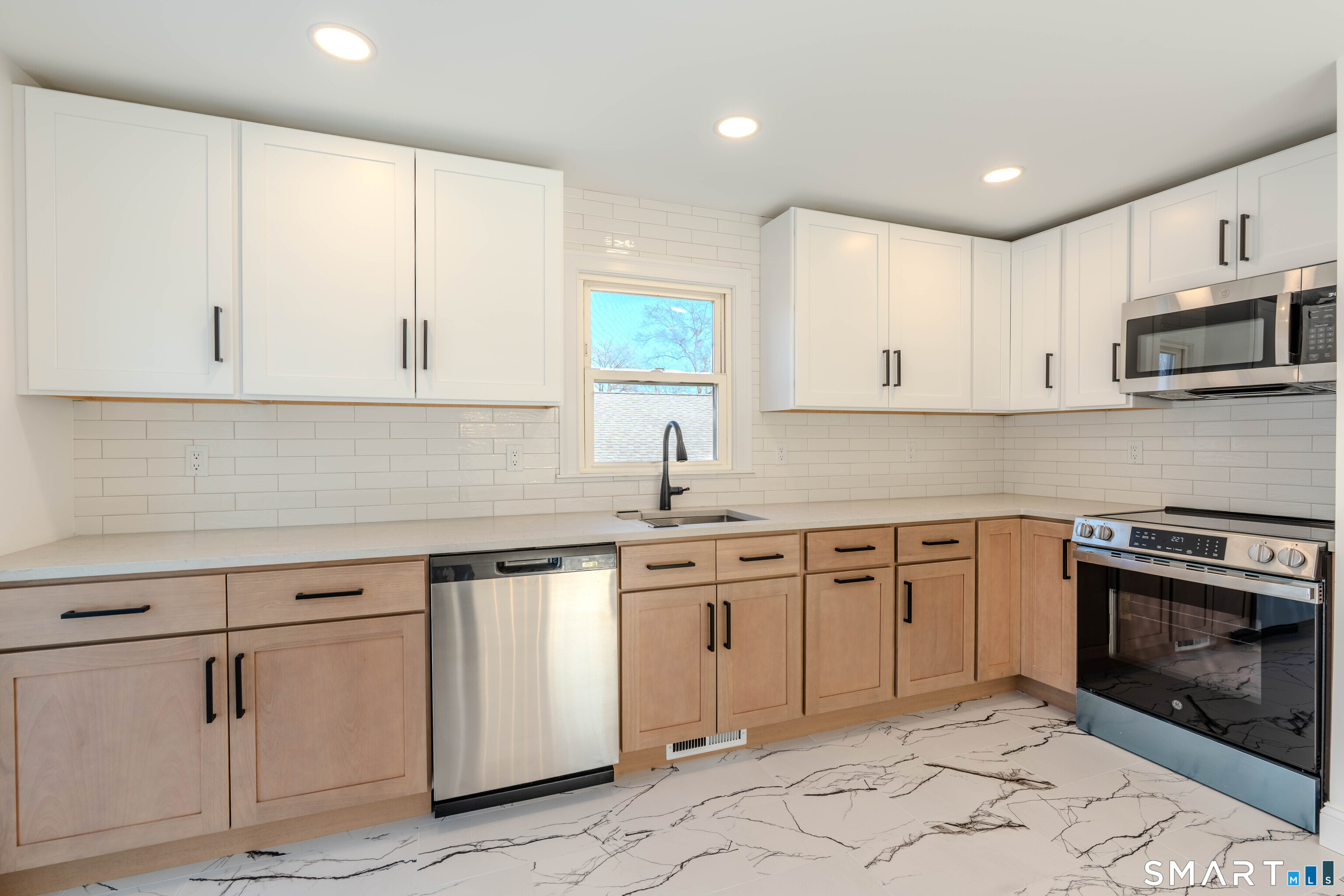 4 Robins Square East