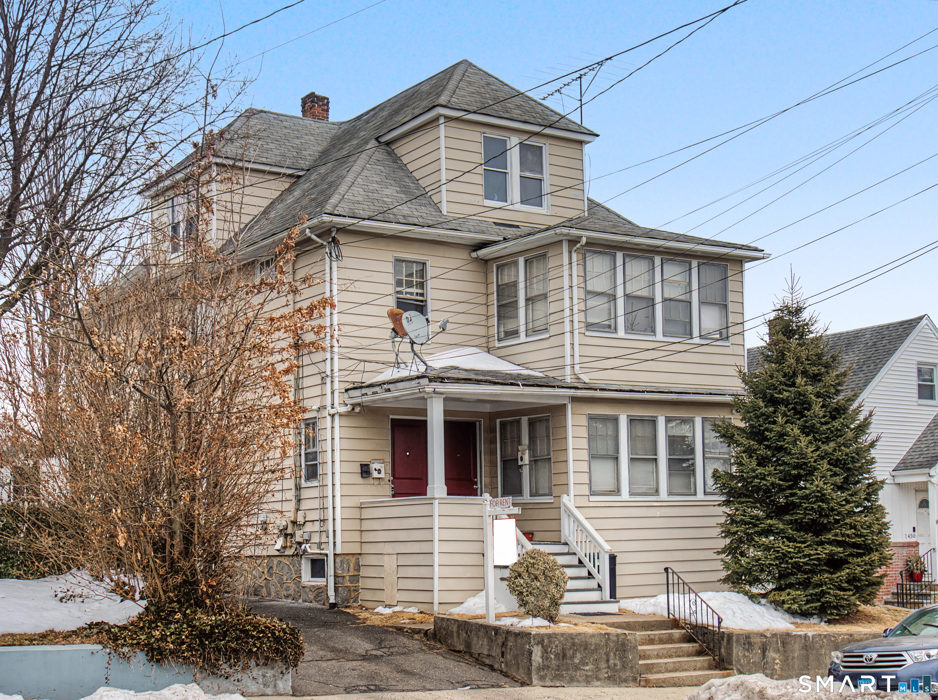 1440 Wood Avenue 1st Floor