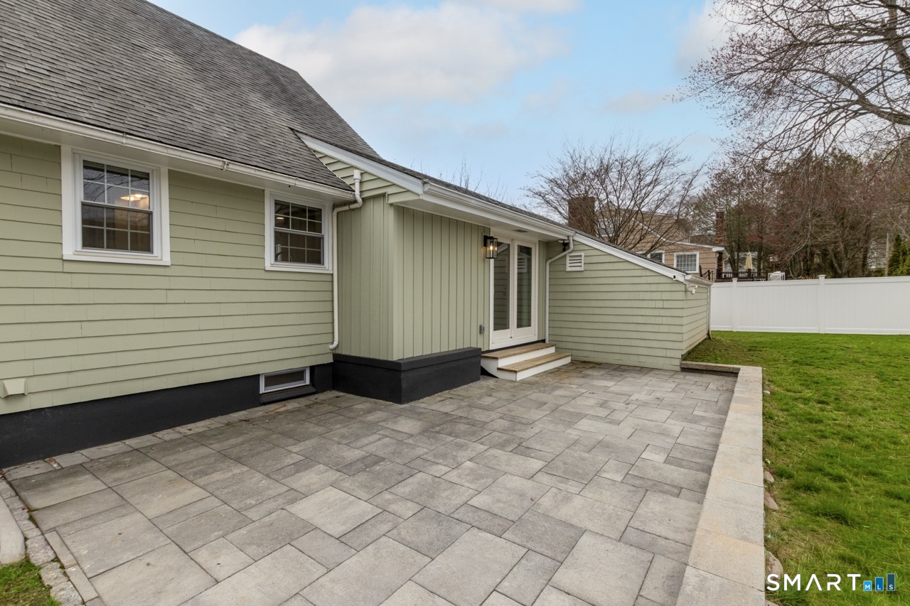 18 Maple Street