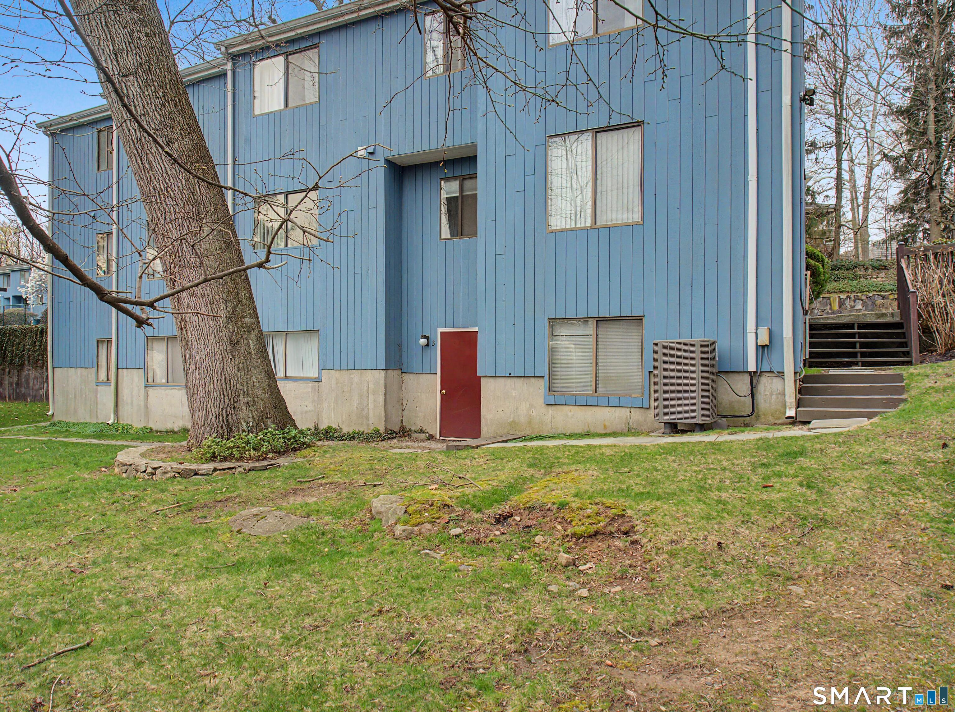 300 Flax Hill Road 3