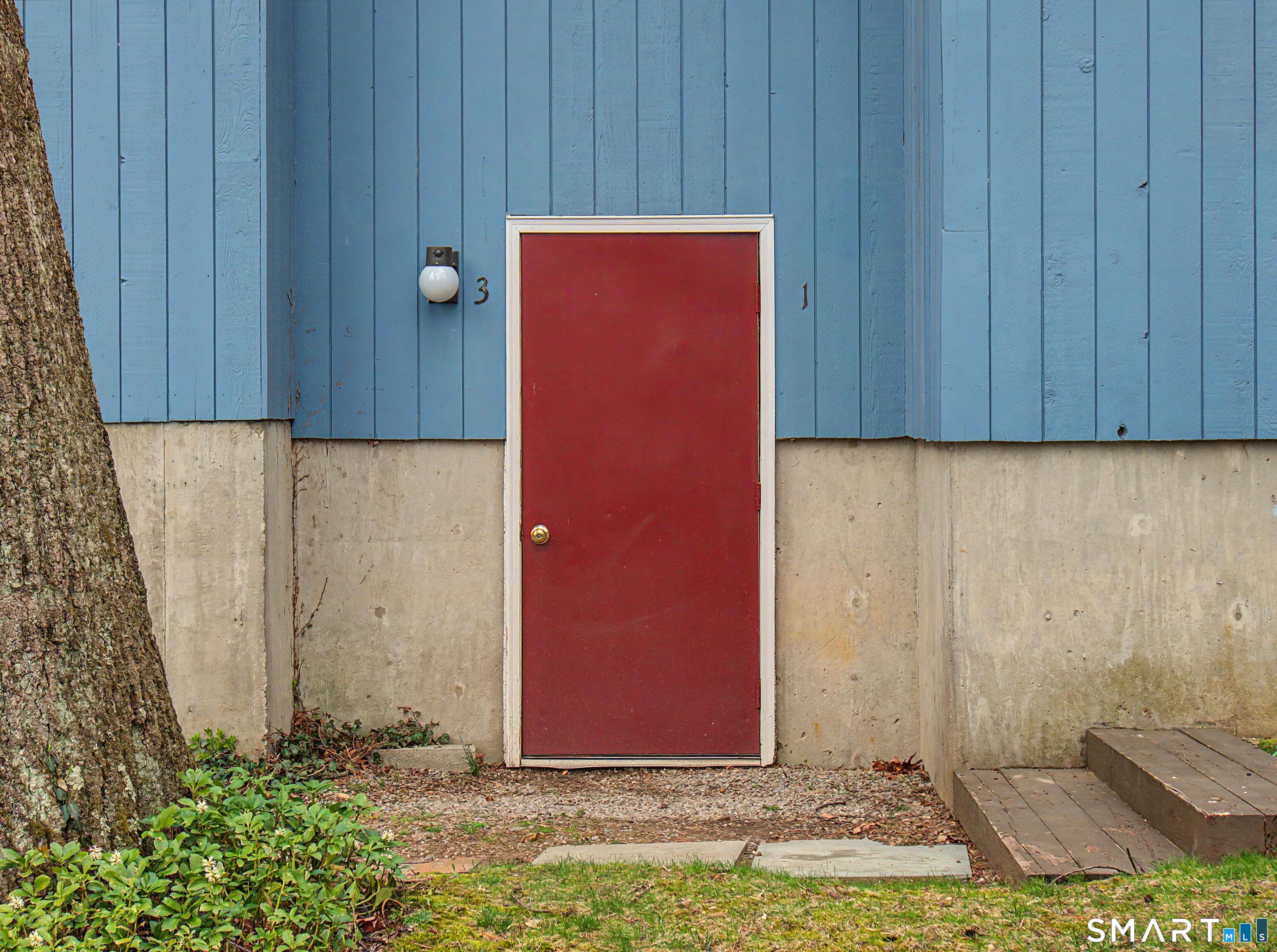 300 Flax Hill Road 3