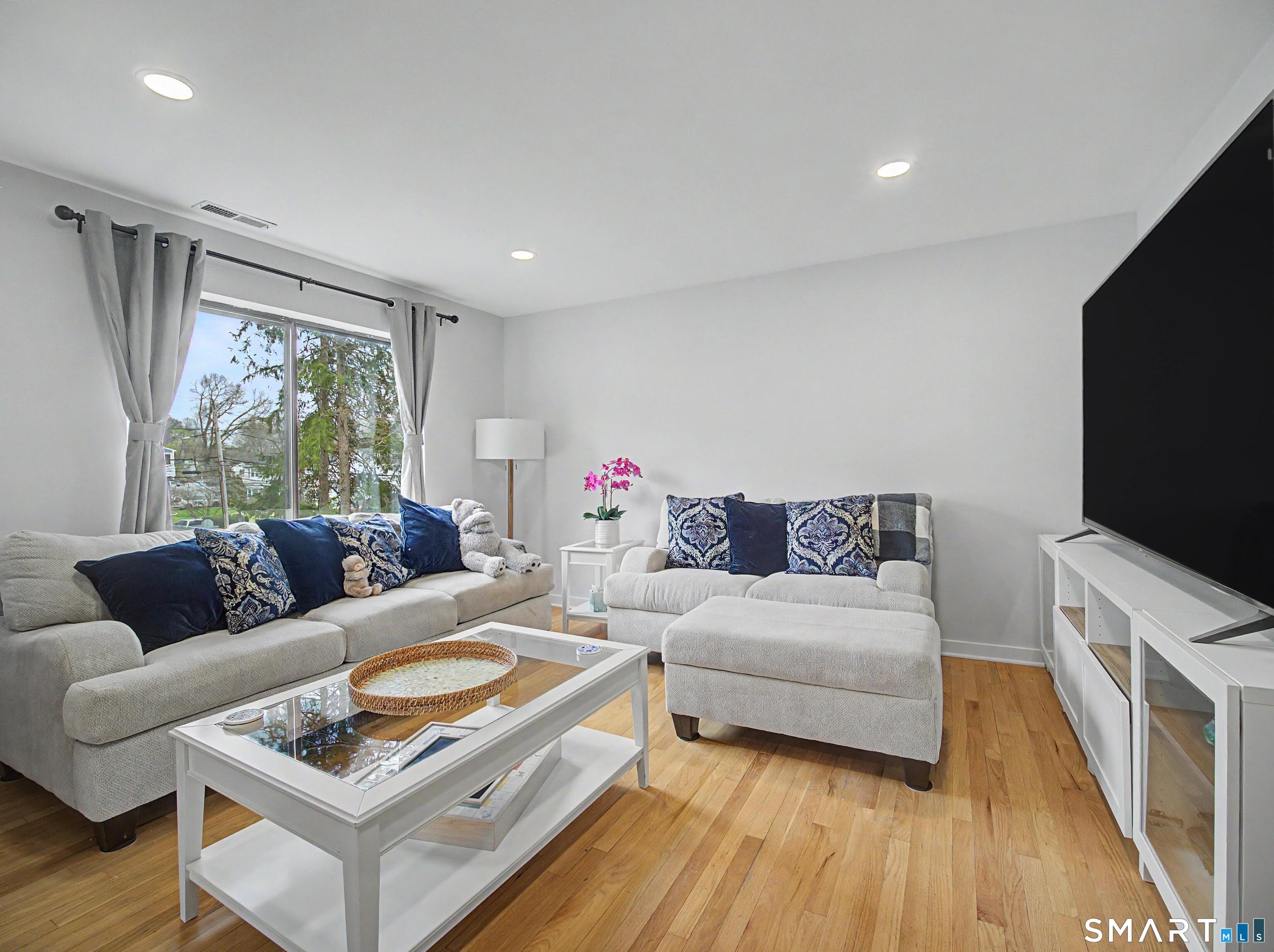 300 Flax Hill Road 3