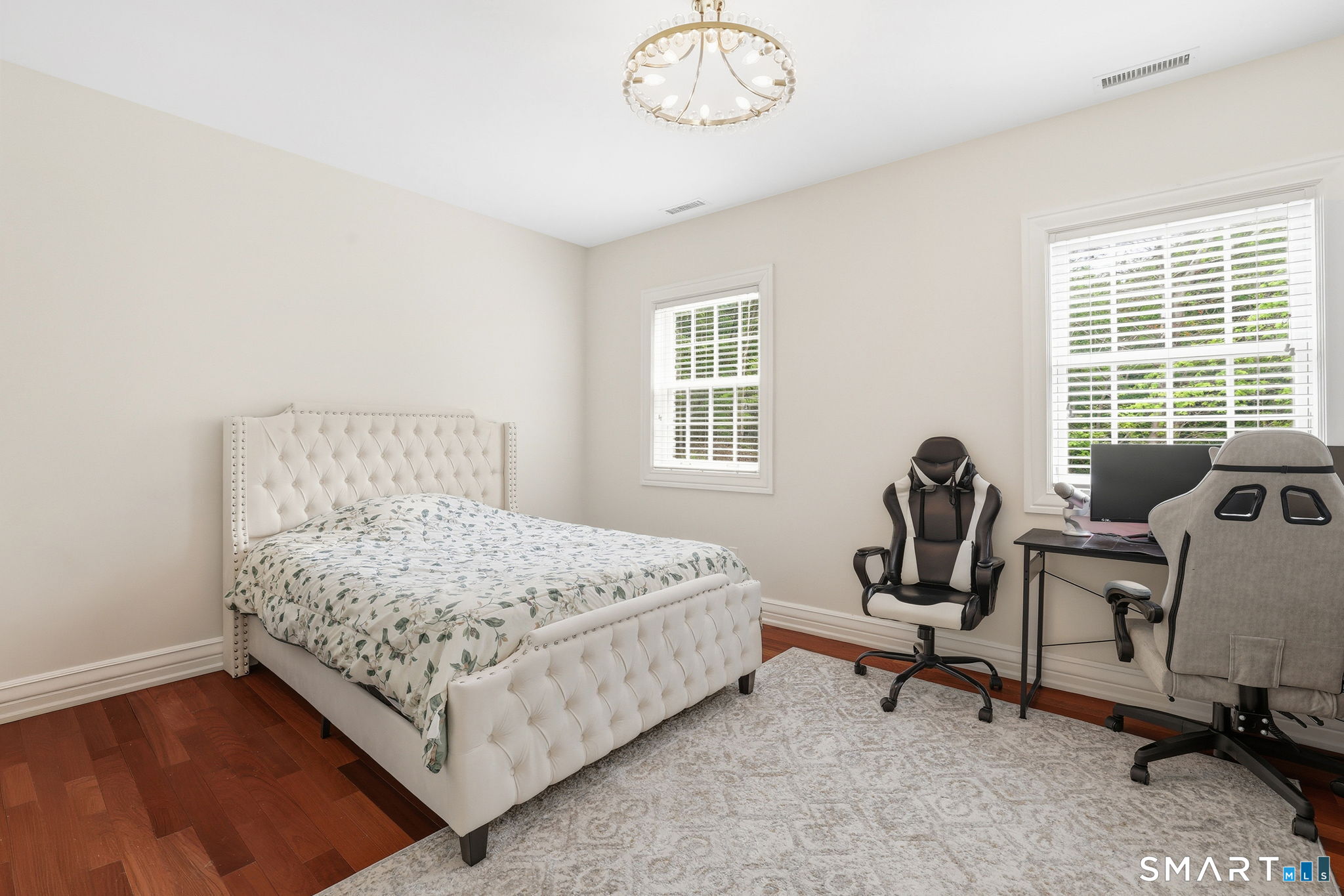 18 West Haviland Lane