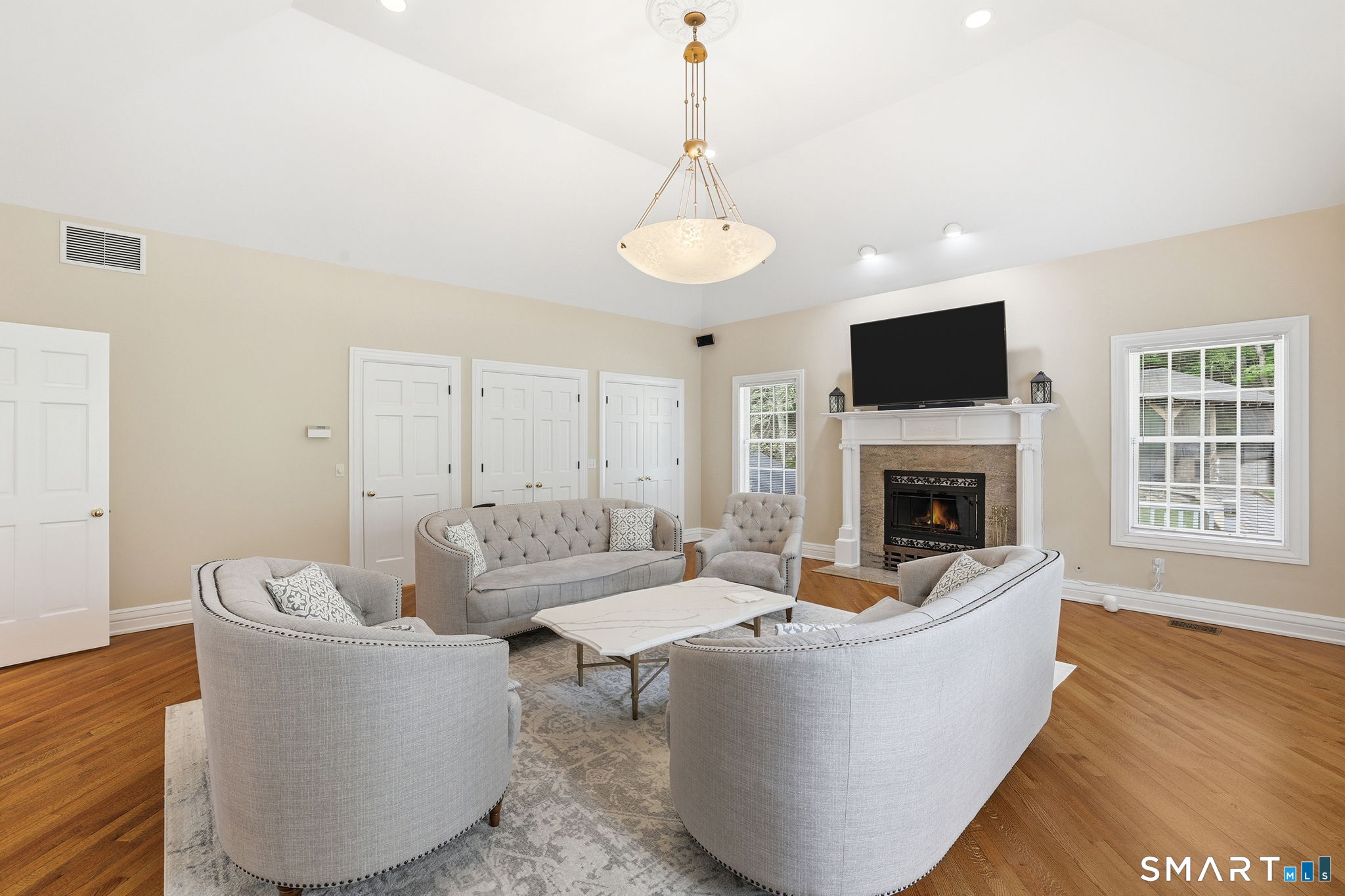 18 West Haviland Lane