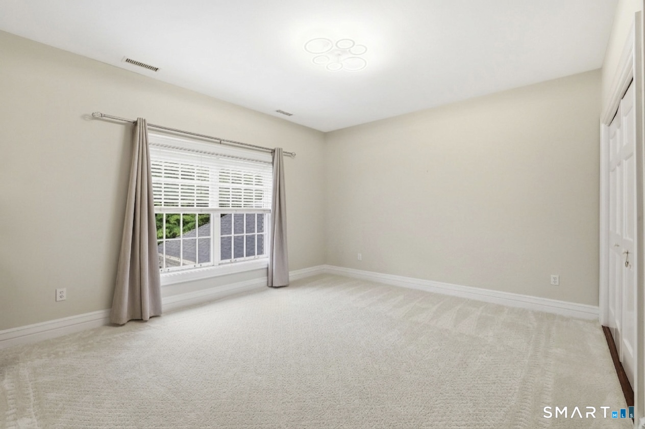 18 West Haviland Lane
