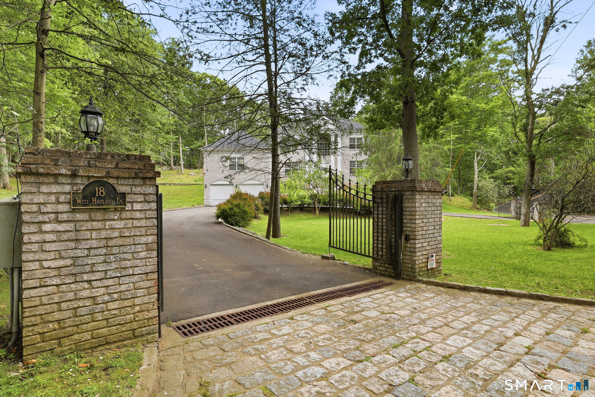 18 West Haviland Lane